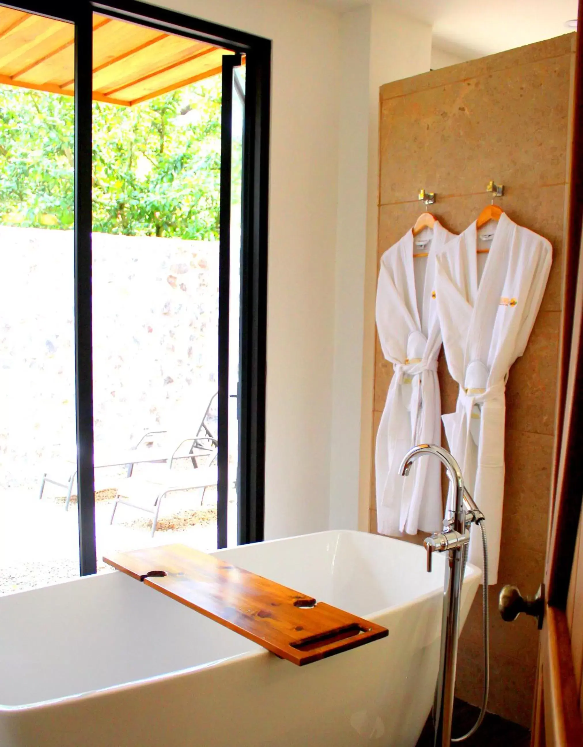 Bathroom in Hacienda Guachipelin Volcano Ranch Hotel & Hot Springs