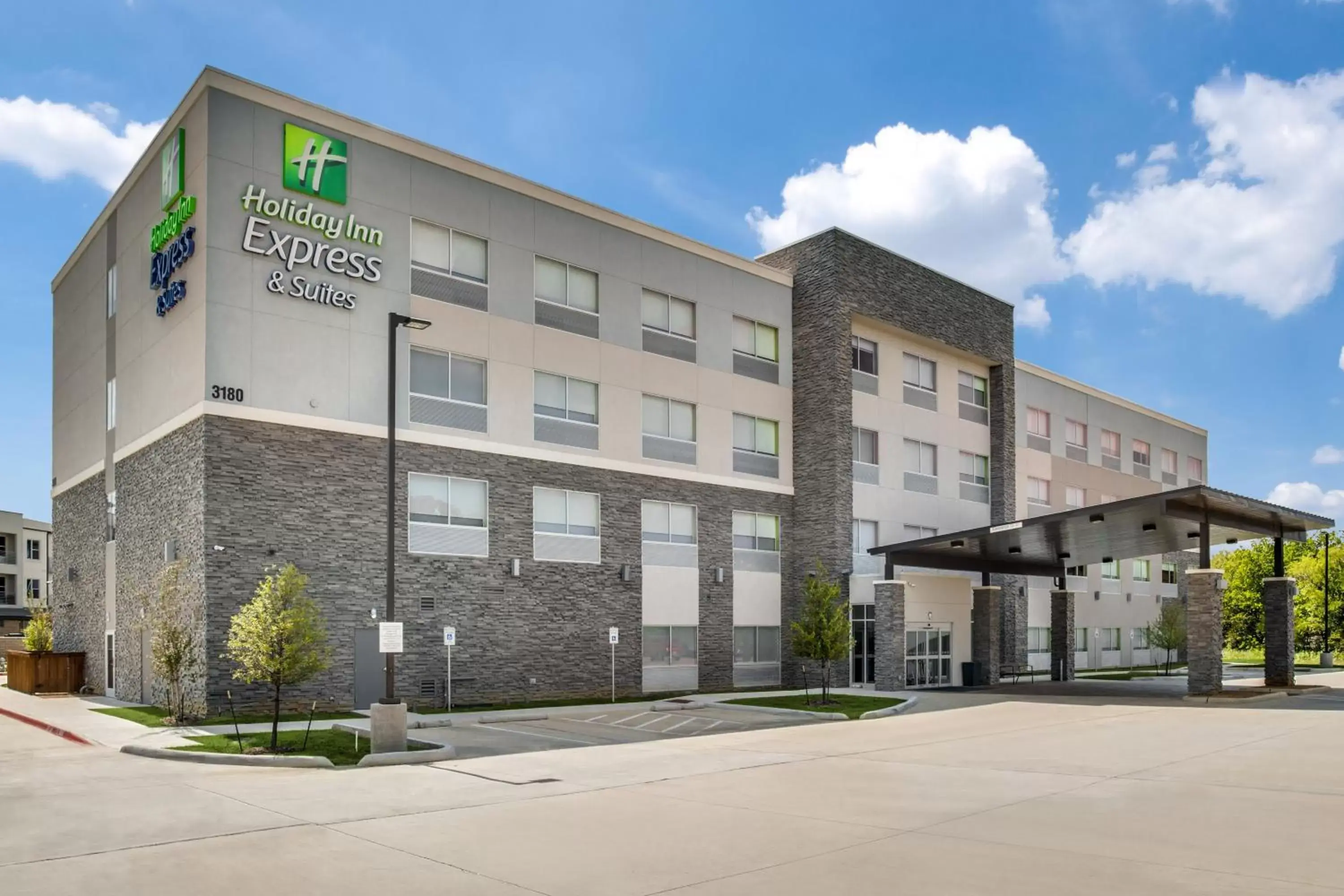 Property Building in Holiday Inn Express & Suites - Denton South, an IHG Hotel