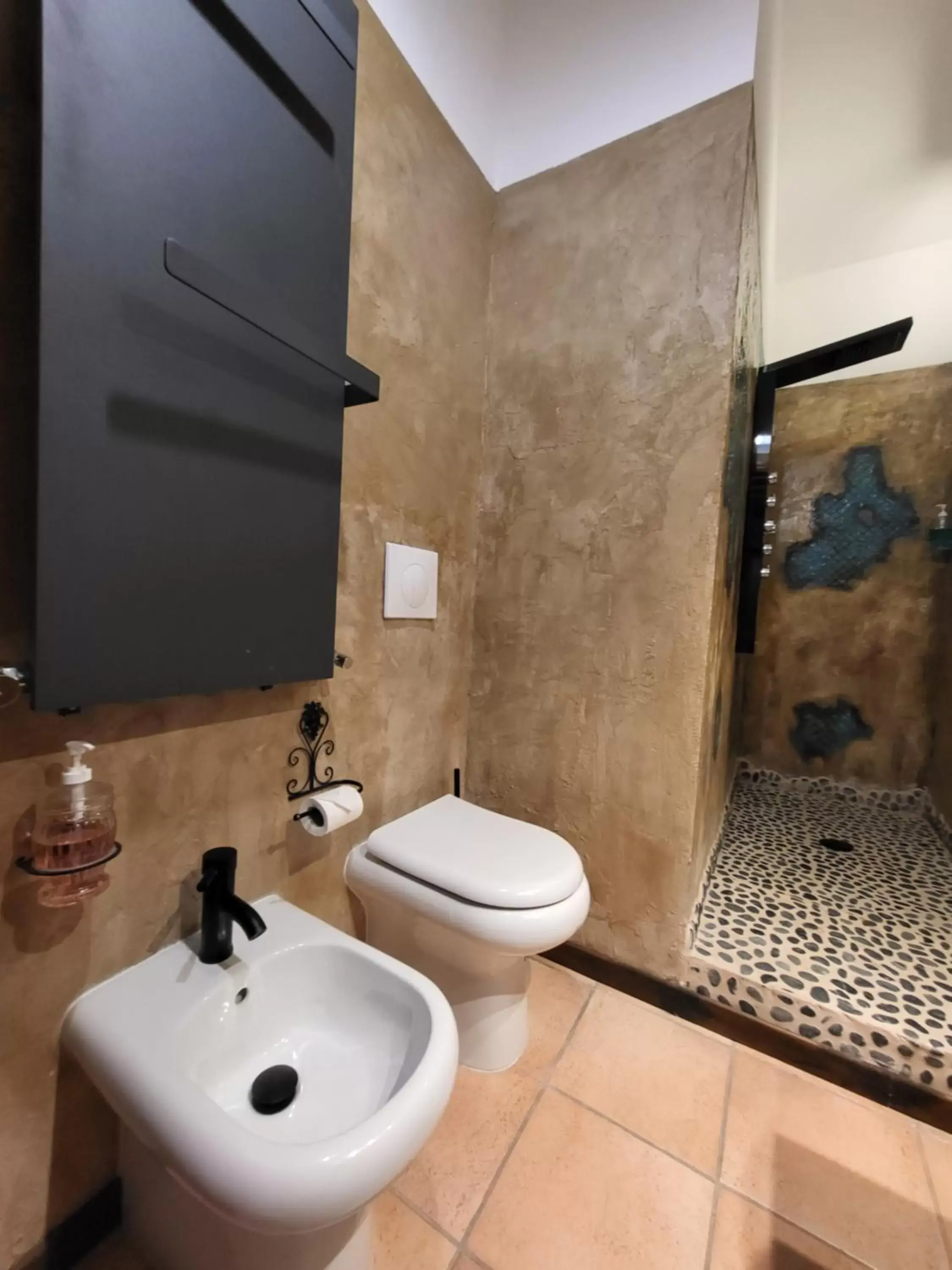 Bathroom in Palazzetto del Pittore