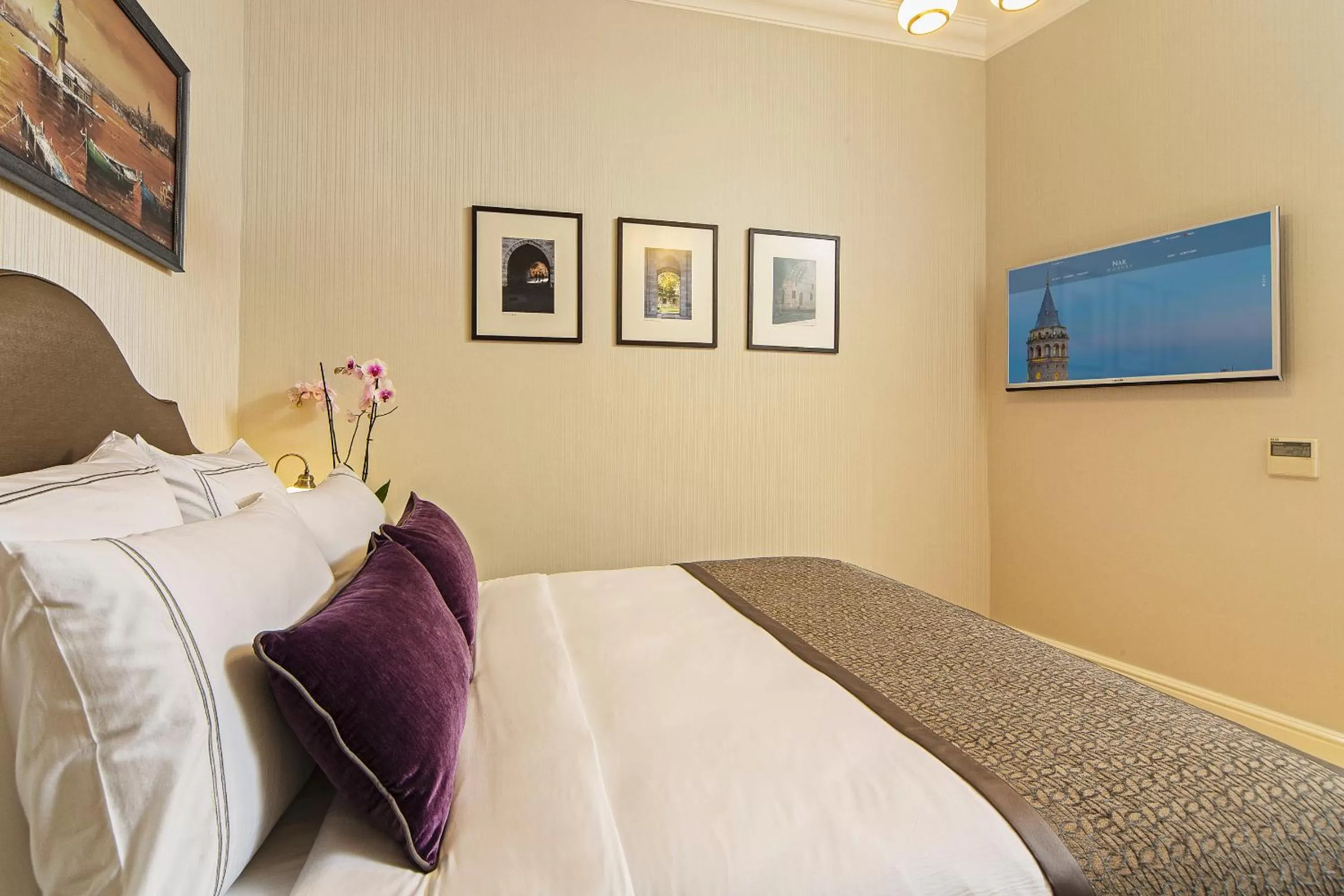 Bedroom, Bed in Meroddi Galata Mansion