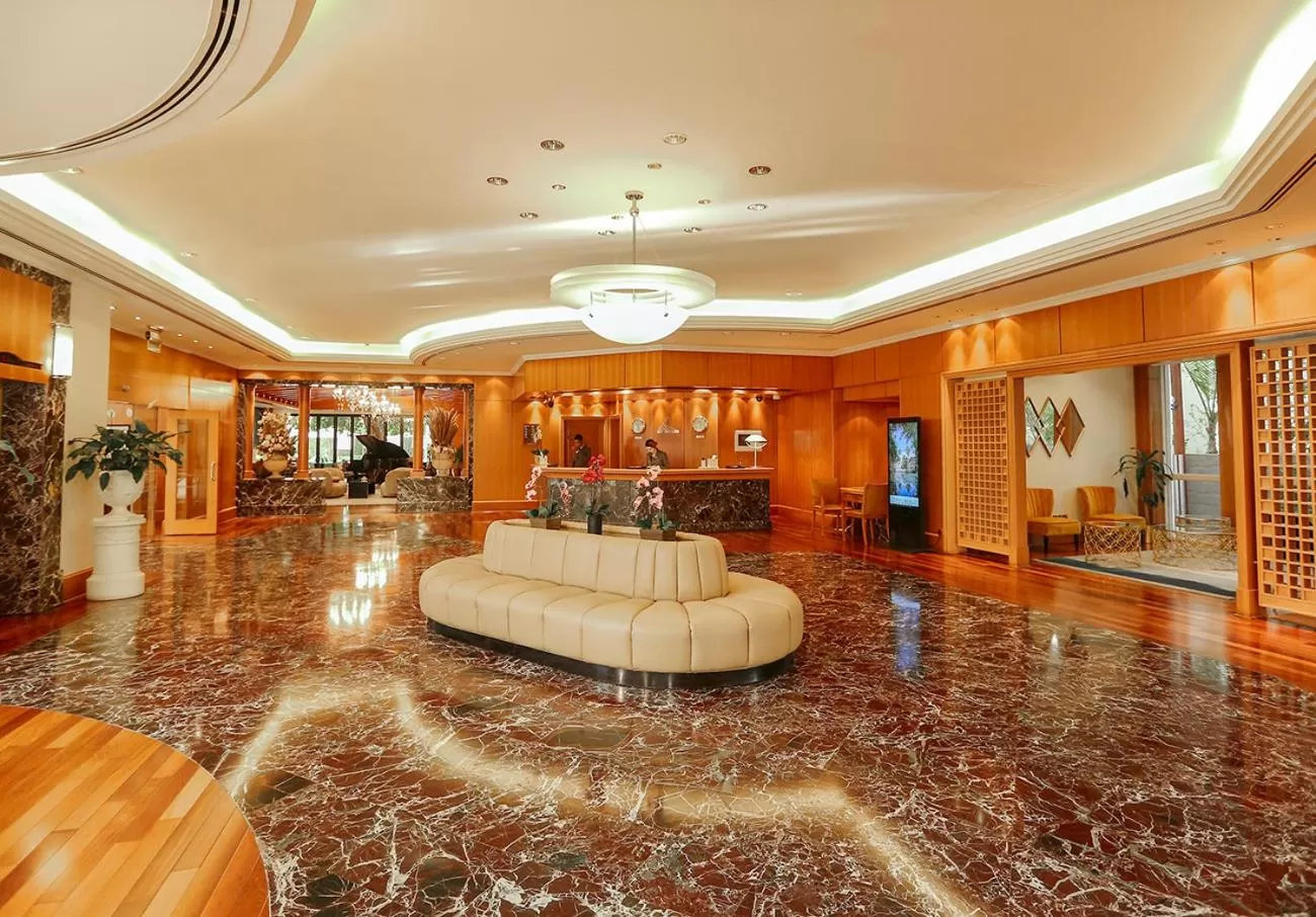 Lobby or reception in Dubai Marine Beach Resort & Spa