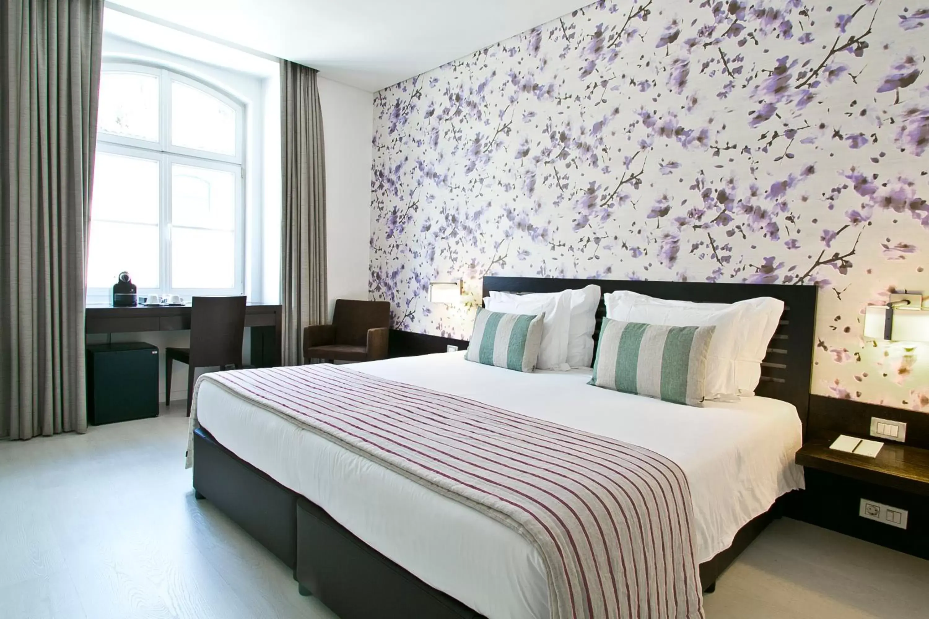Standard Double or Twin Room with Street View in Internacional Design Hotel