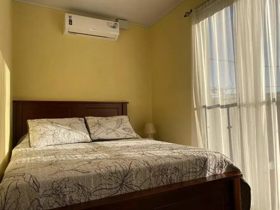 Bedroom, Bed in Airport SJO Residence - Edward & Familia Inn