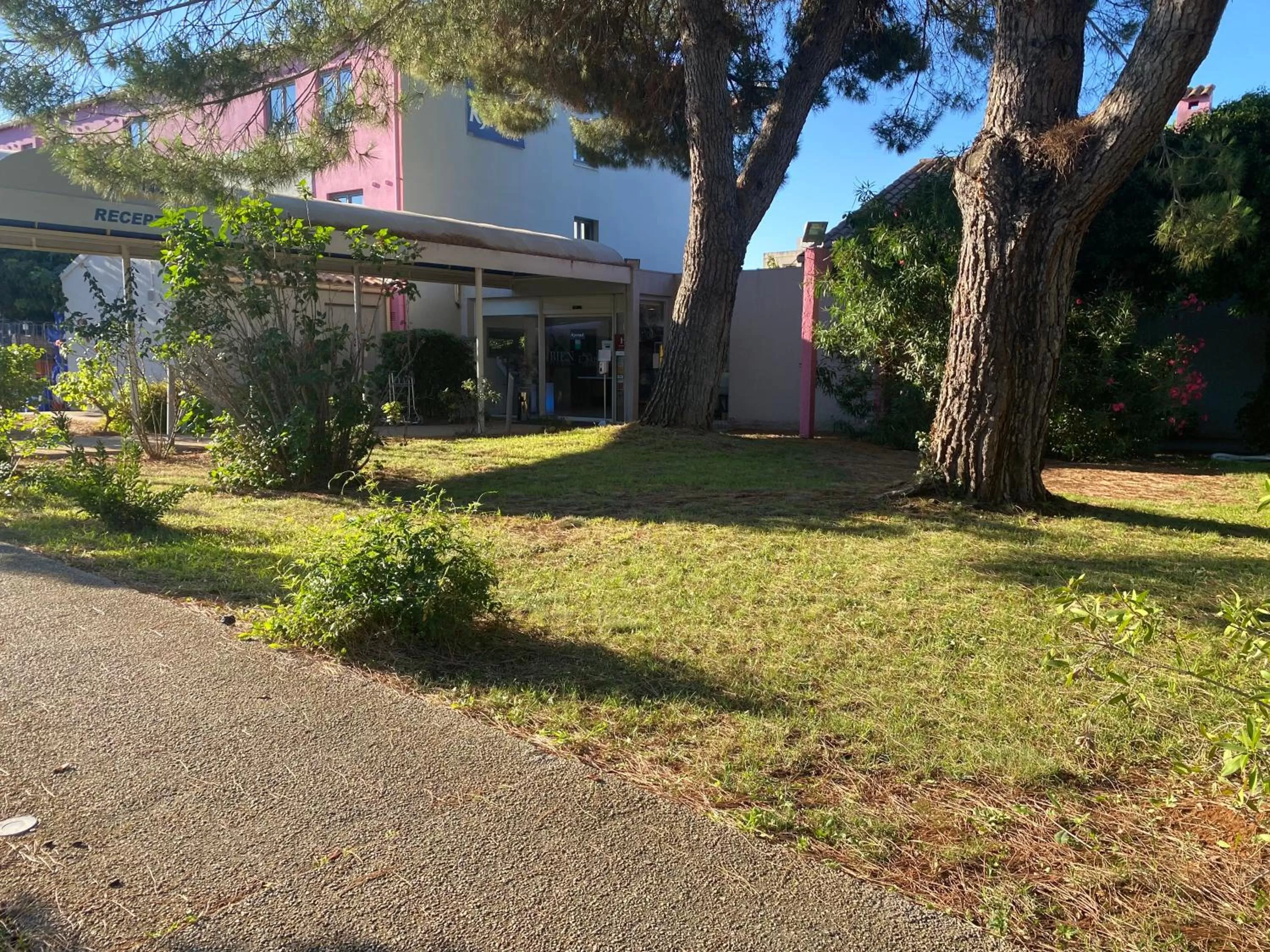 Property building in Kyriad Montpellier Aéroport - Gare Sud de France