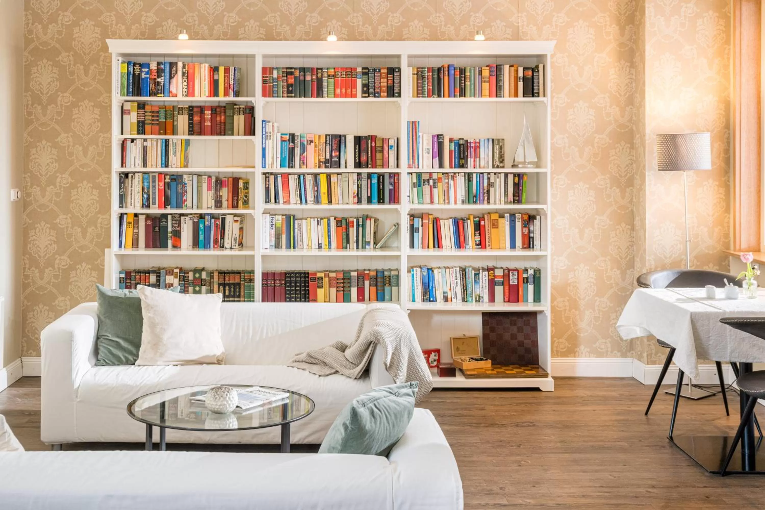 Communal lounge/ TV room in Akzent Hotel Dorn