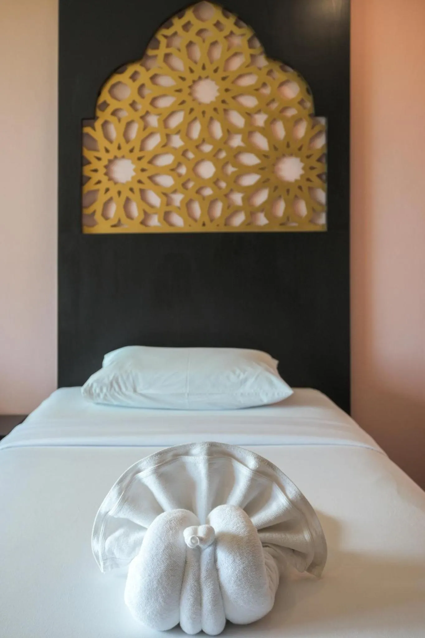 Bed in Anchanlina Hotel - SHA Plus