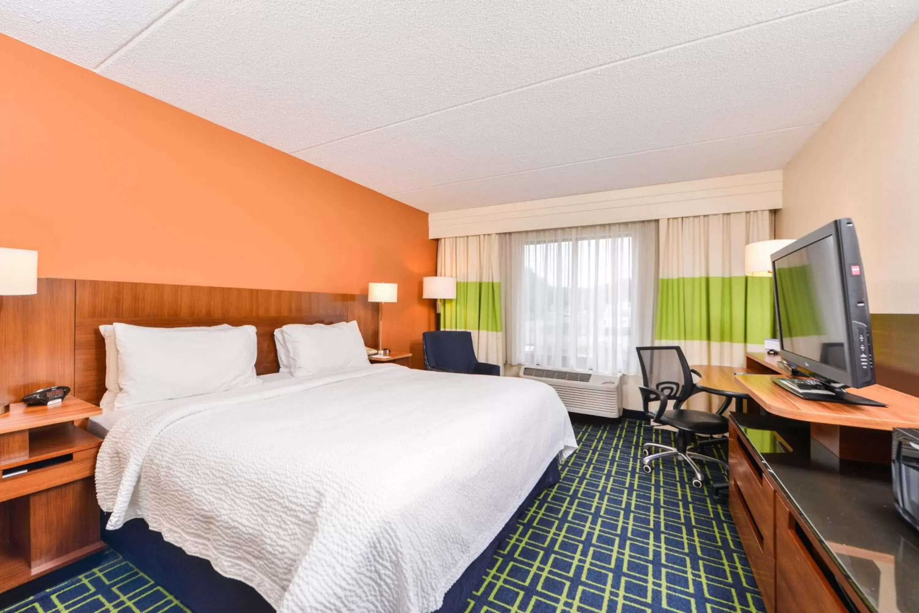 Photo of the whole room, Bed in Fairfield Inn Corning Riverside