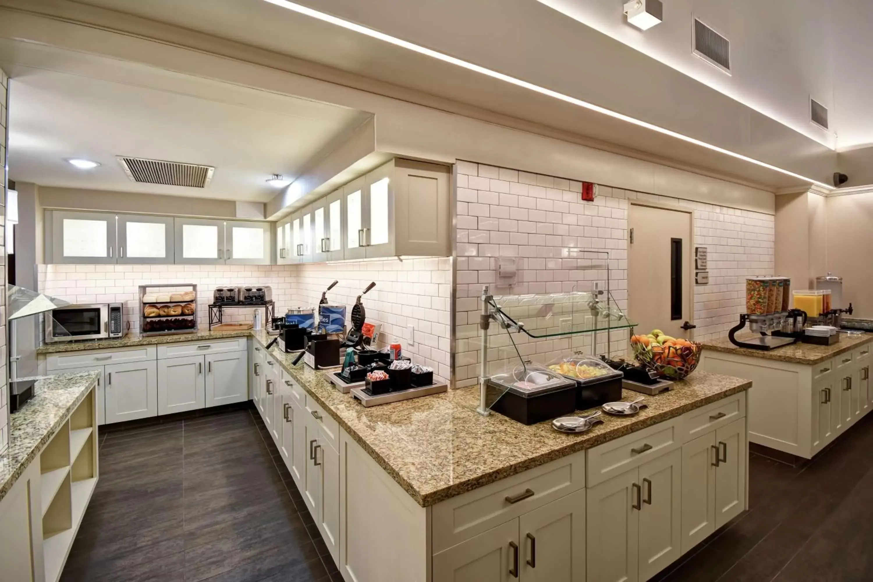 Dining area, Kitchen/Kitchenette in Homewood Suites by Hilton Salt Lake City - Midvale/Sandy