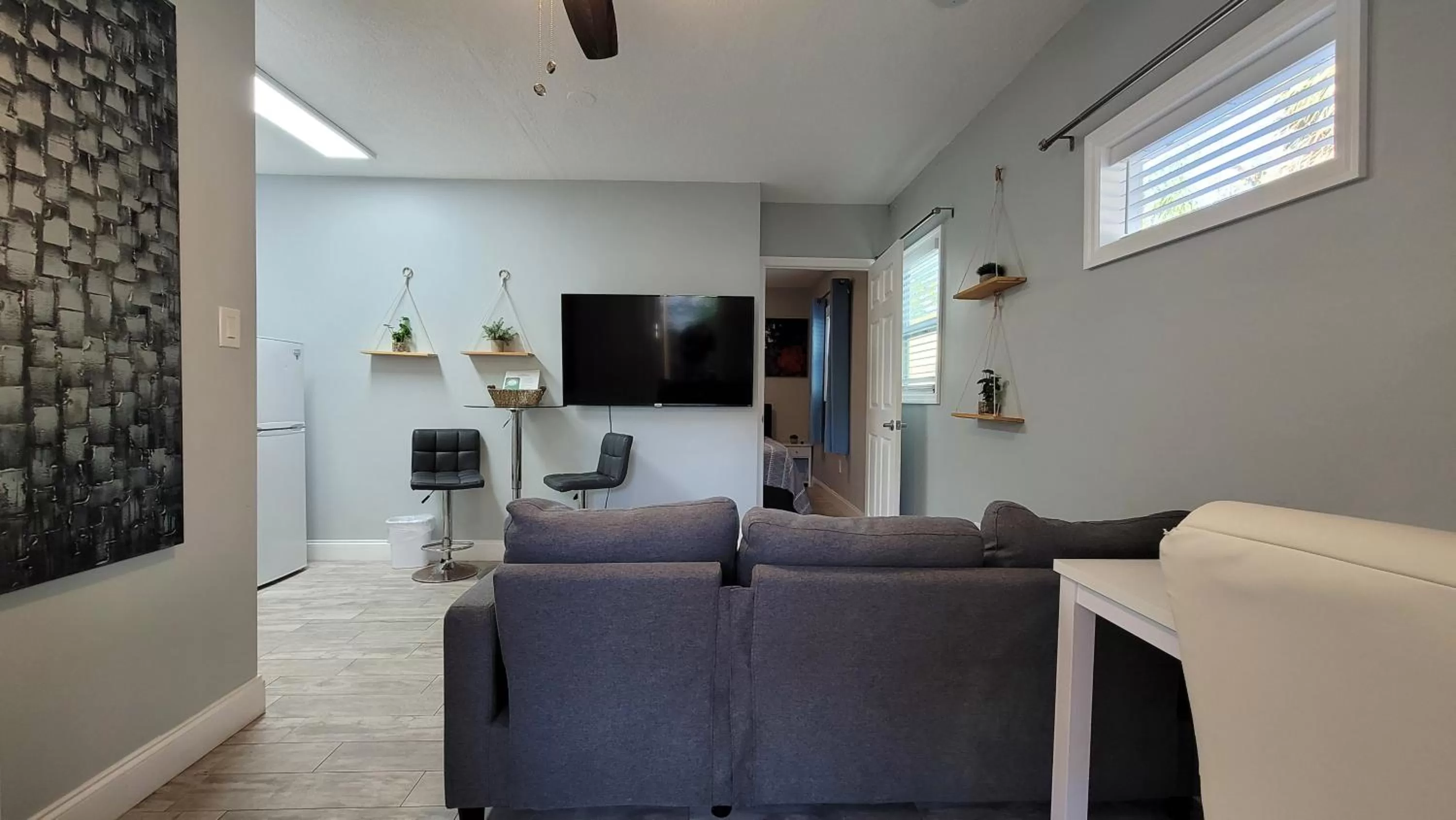 TV and multimedia in Barefoot mailman motel