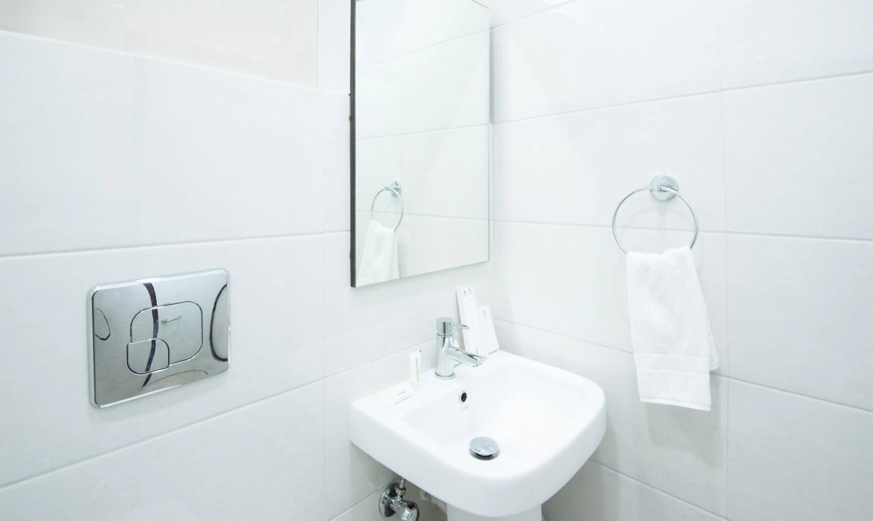 Bathroom in Treebo King'S Court Chandrasekharpur