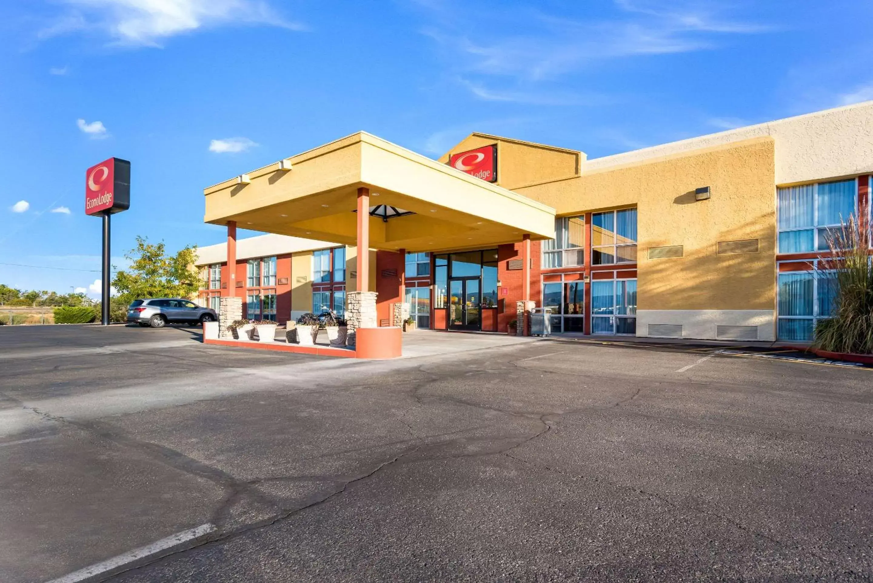 Property building in Econo Lodge Grand Junction
