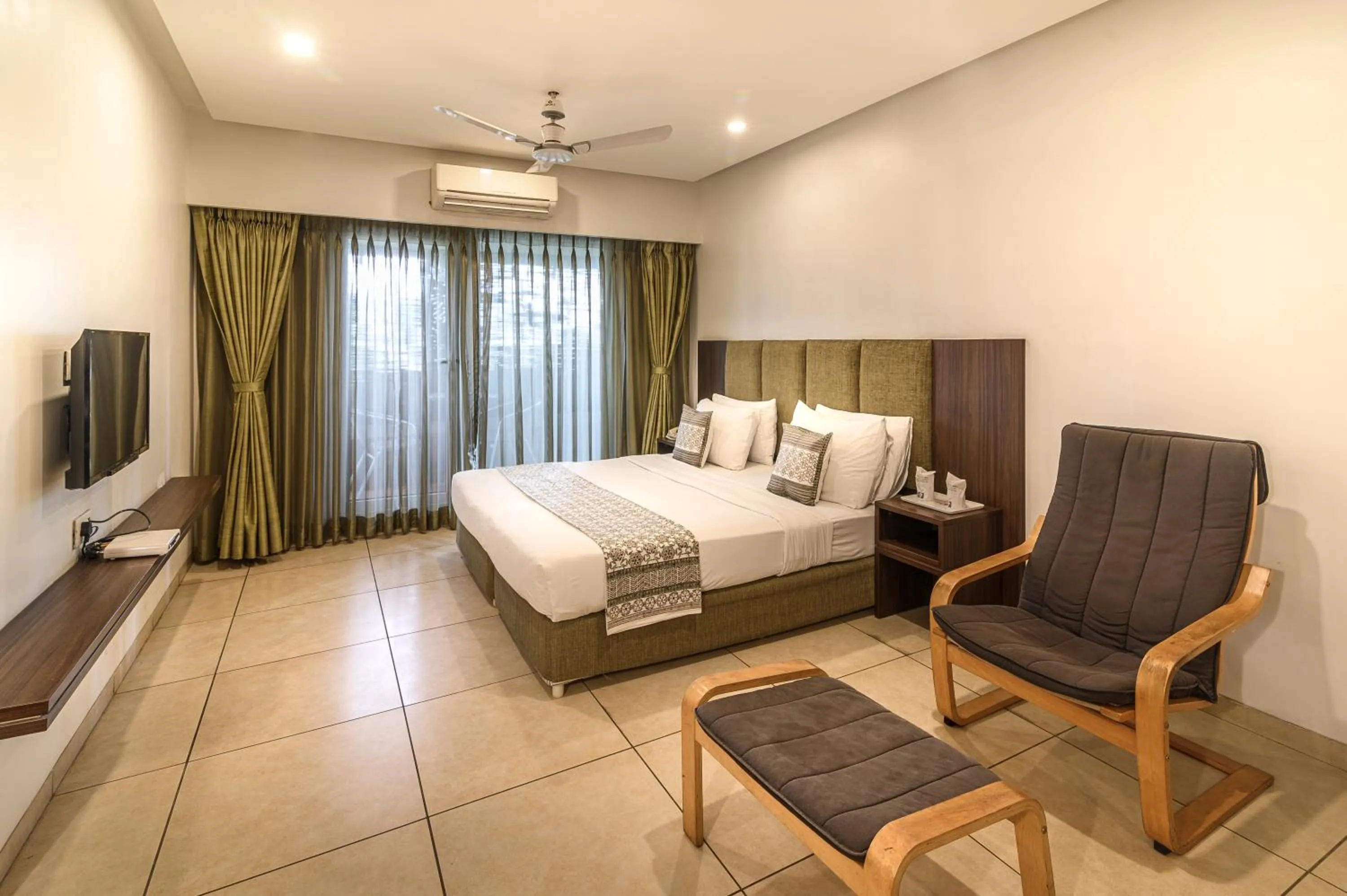 Bed in Budget Inn Bellevue