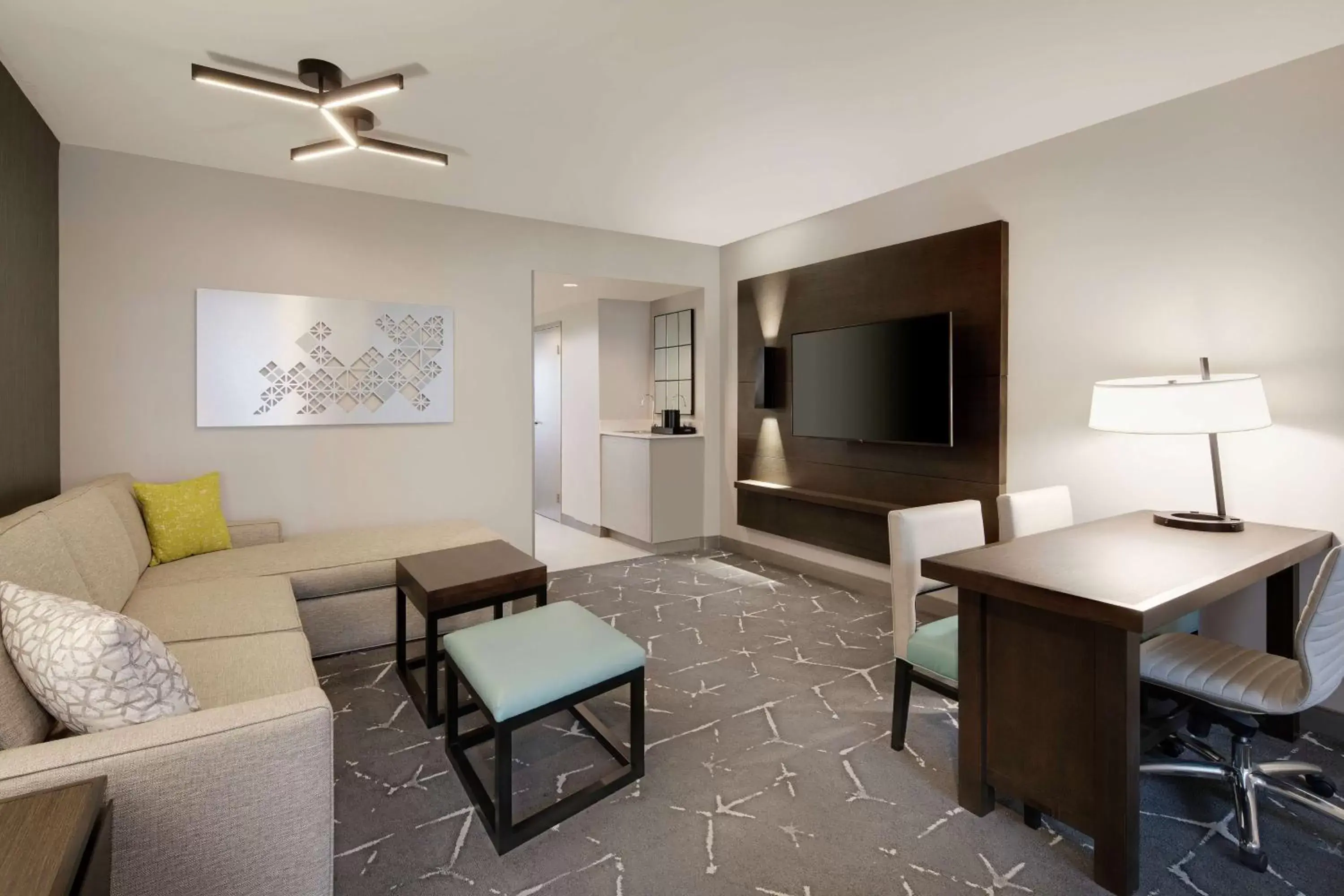 Bedroom, Seating Area in Embassy Suites by Hilton Atlanta Perimeter Center