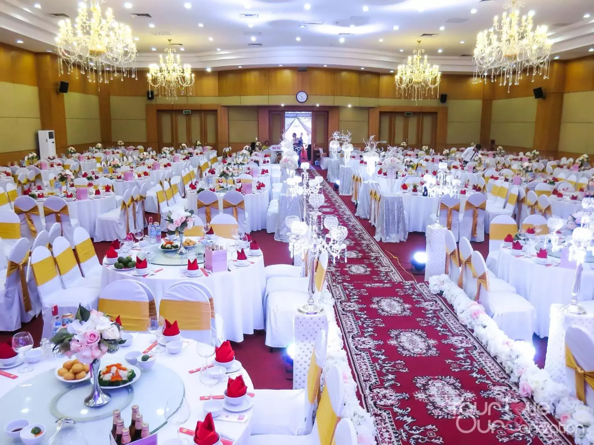 Restaurant/places to eat, Banquet Facilities in TQT Hotel