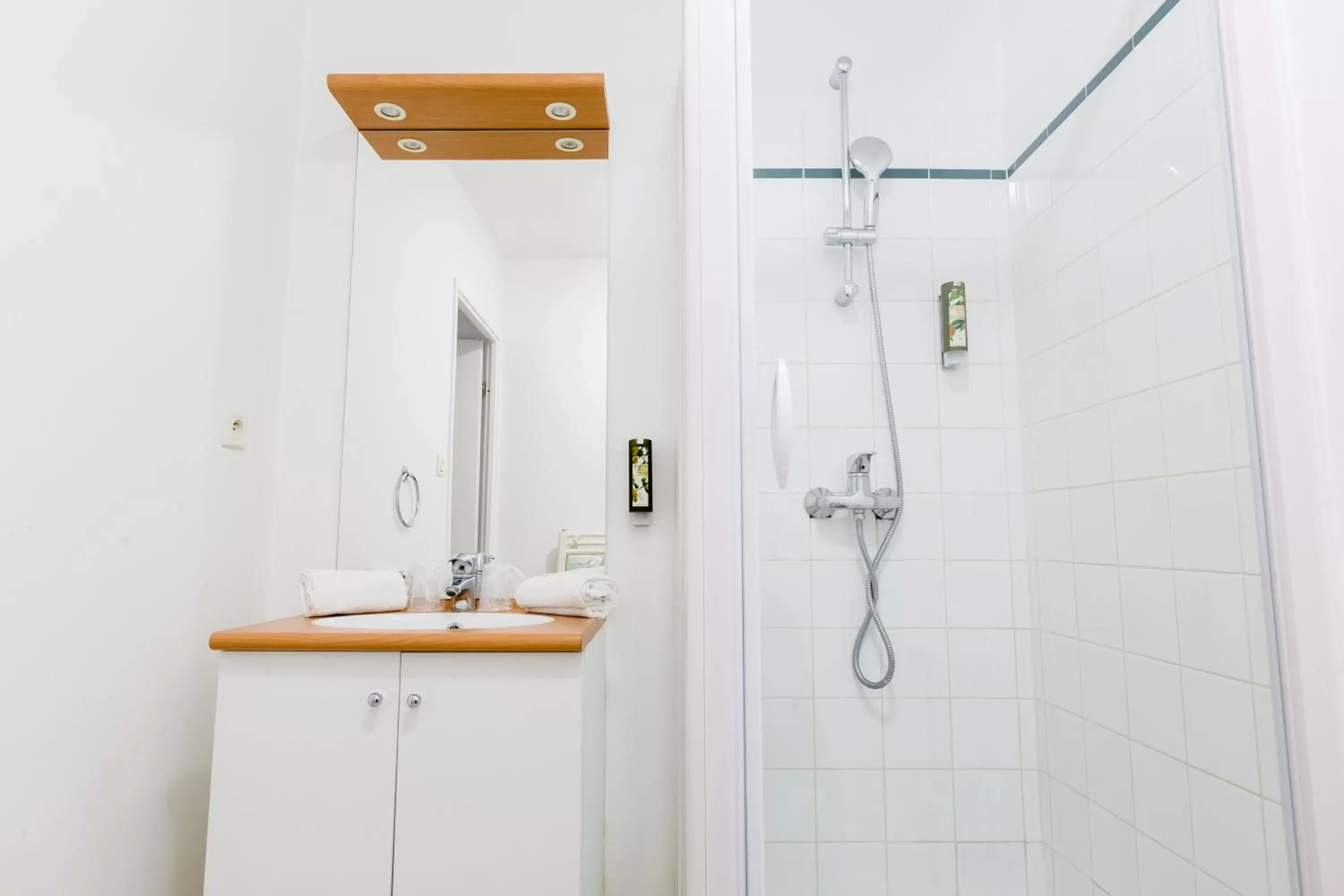 Shower, Bathroom in Cerise Nantes Atlantis