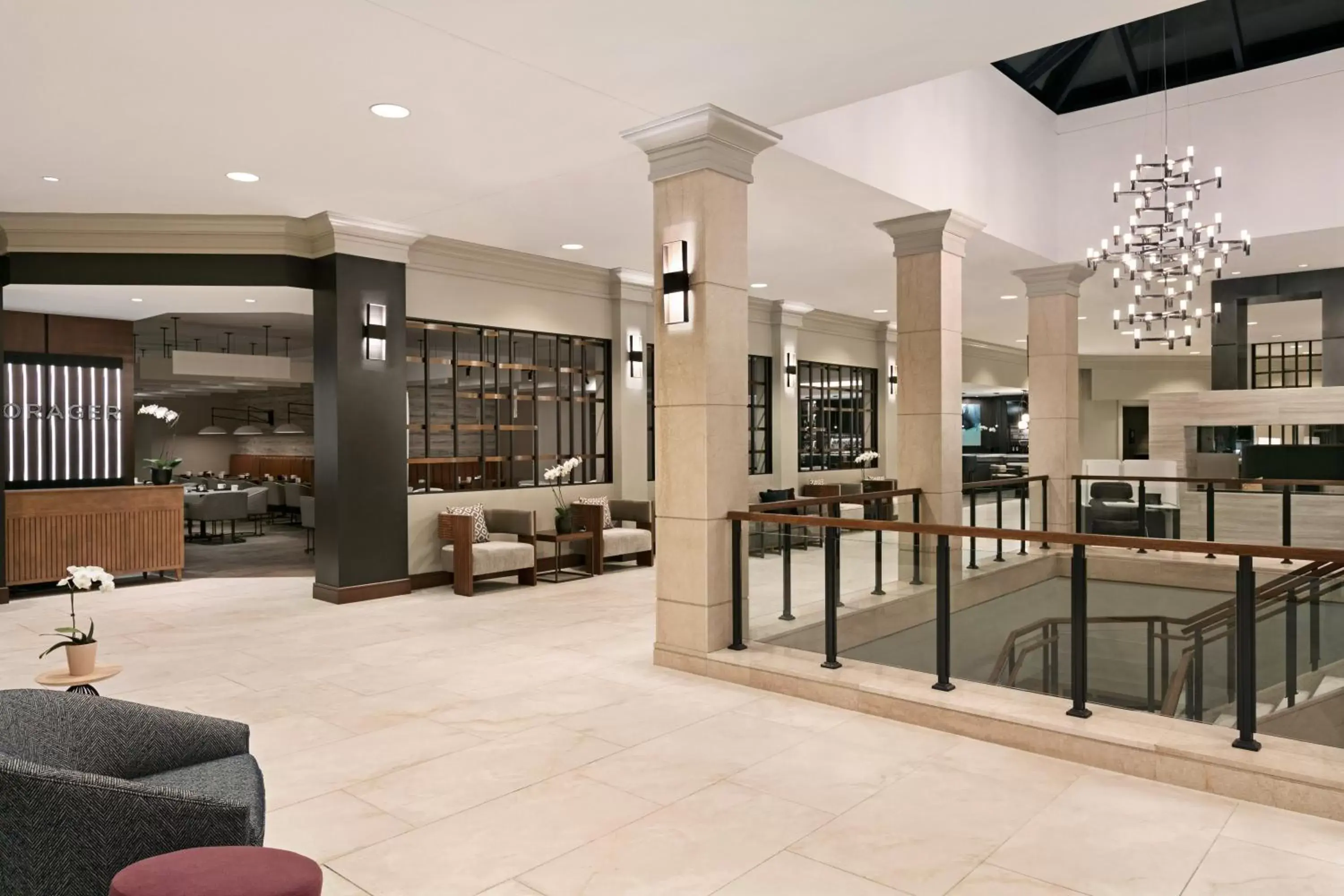Lobby or reception in Crowne Plaza Hotel Philadelphia - King of Prussia, an IHG Hotel
