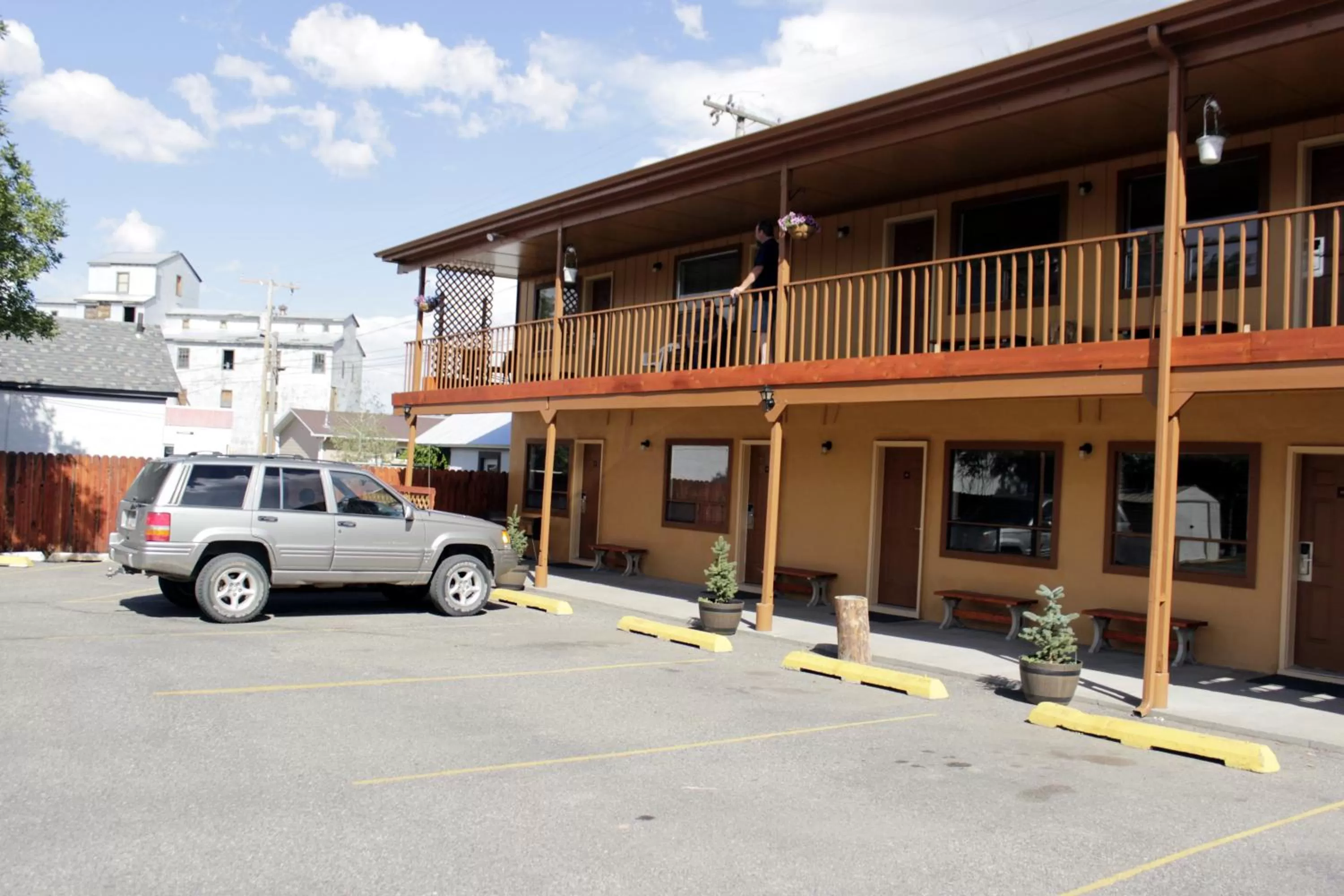 Property building in Country Motor Inn