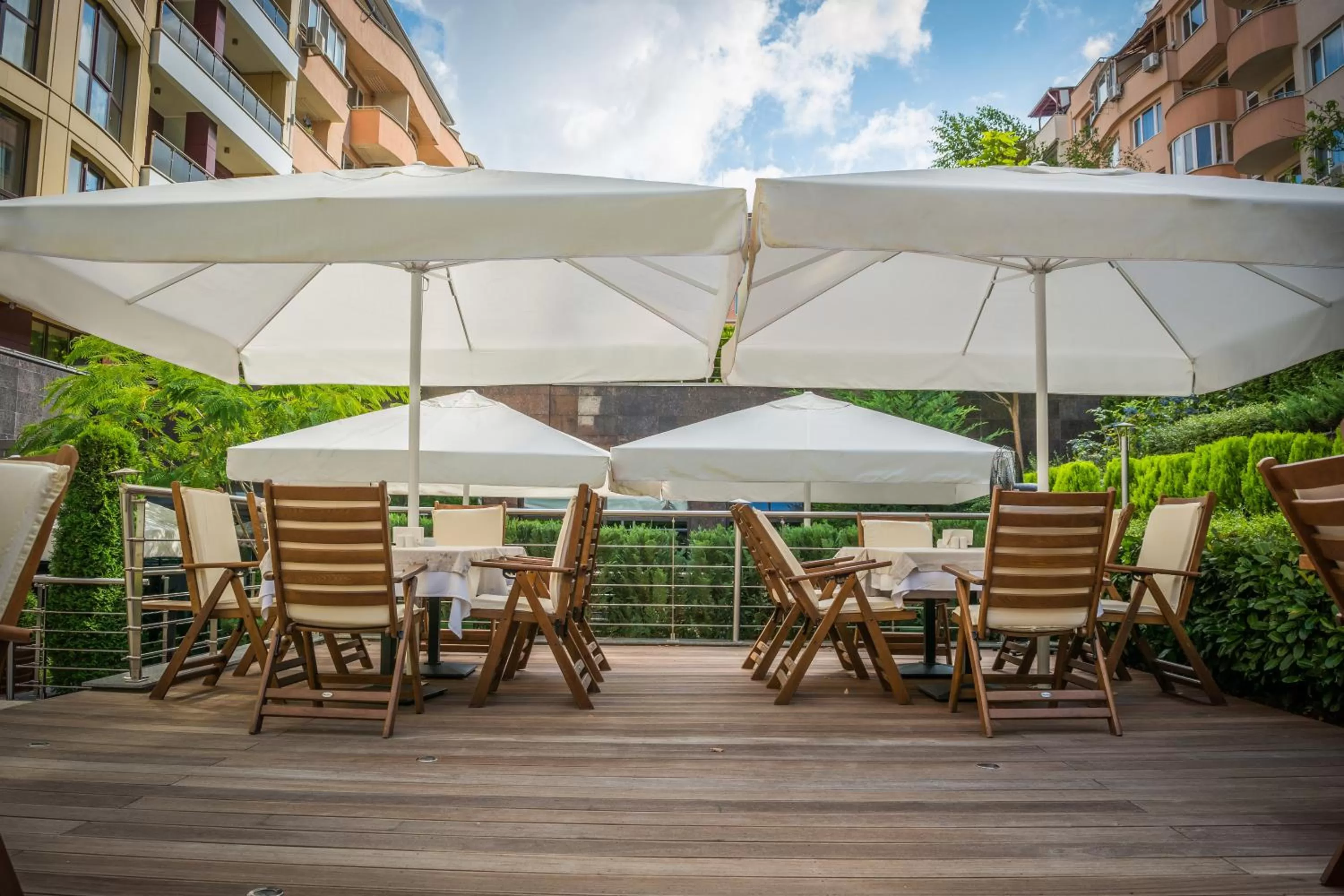 Garden in Best Western Plus Olives City Hotel - Free Pool & Parking