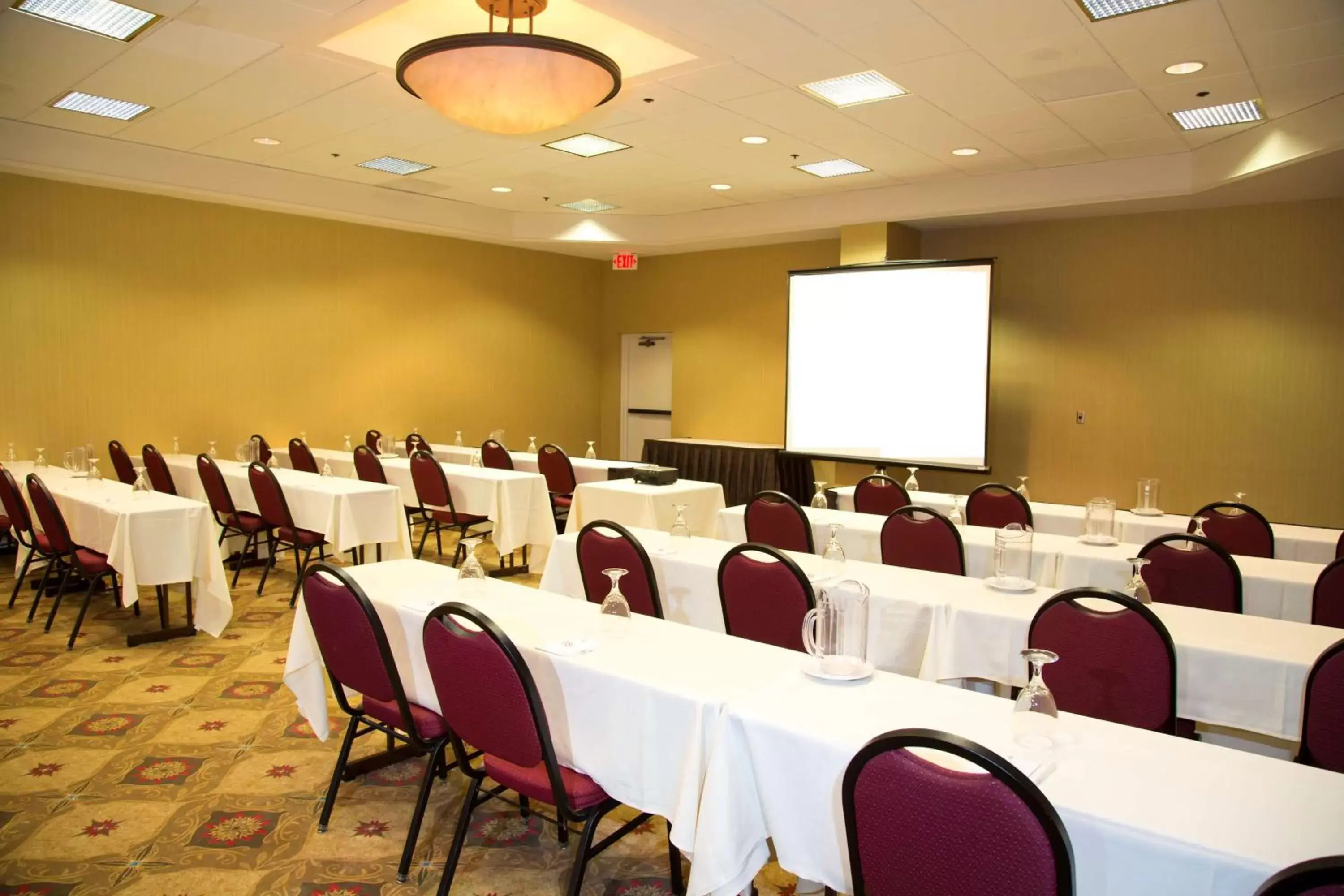Meeting/conference room in Embassy Suites by Hilton Tulsa I-44