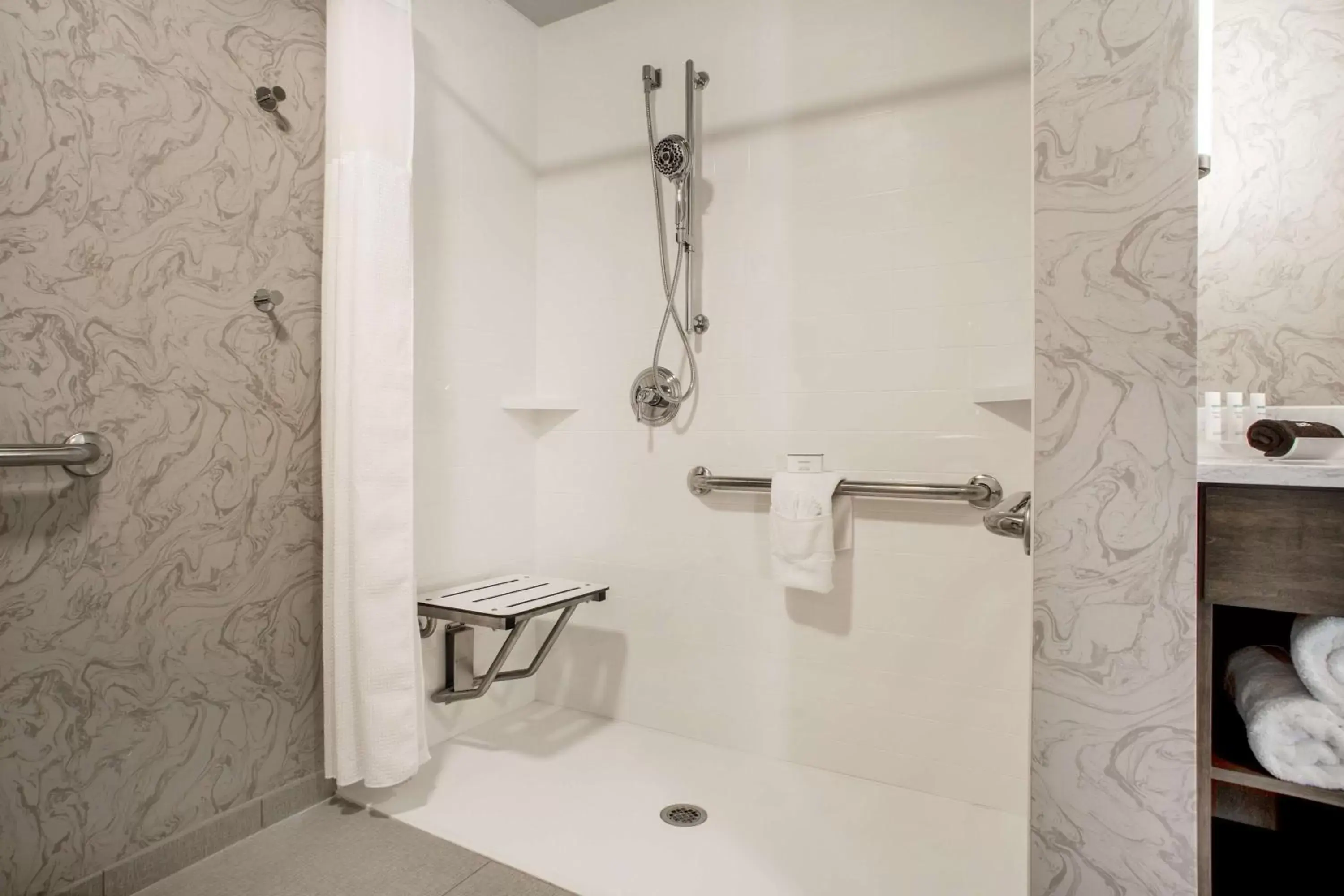 Bathroom in Homewood Suites By Hilton Salina/Downtown, Ks