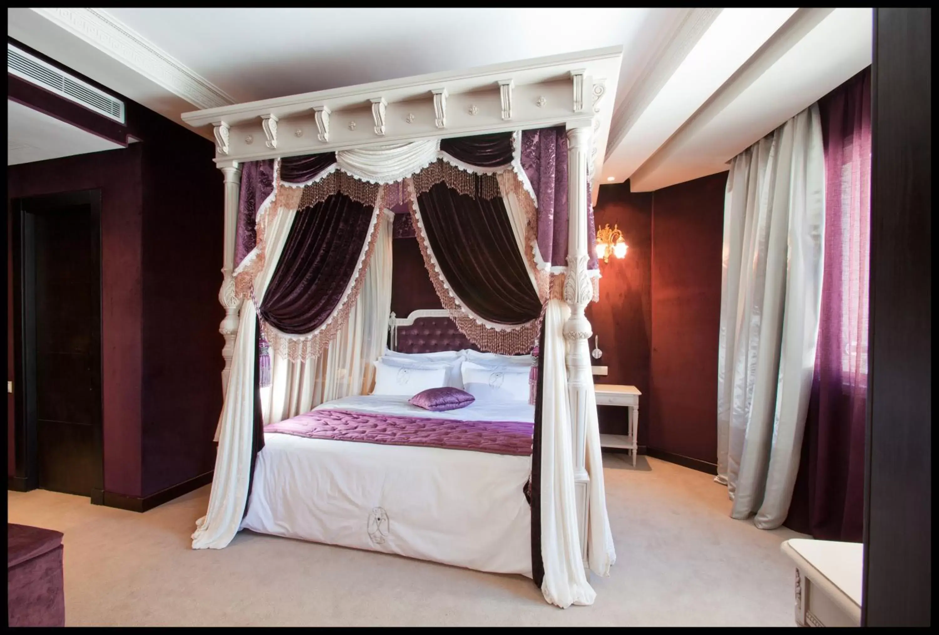 Bedroom, Bed in Art Palace Suites & Spa