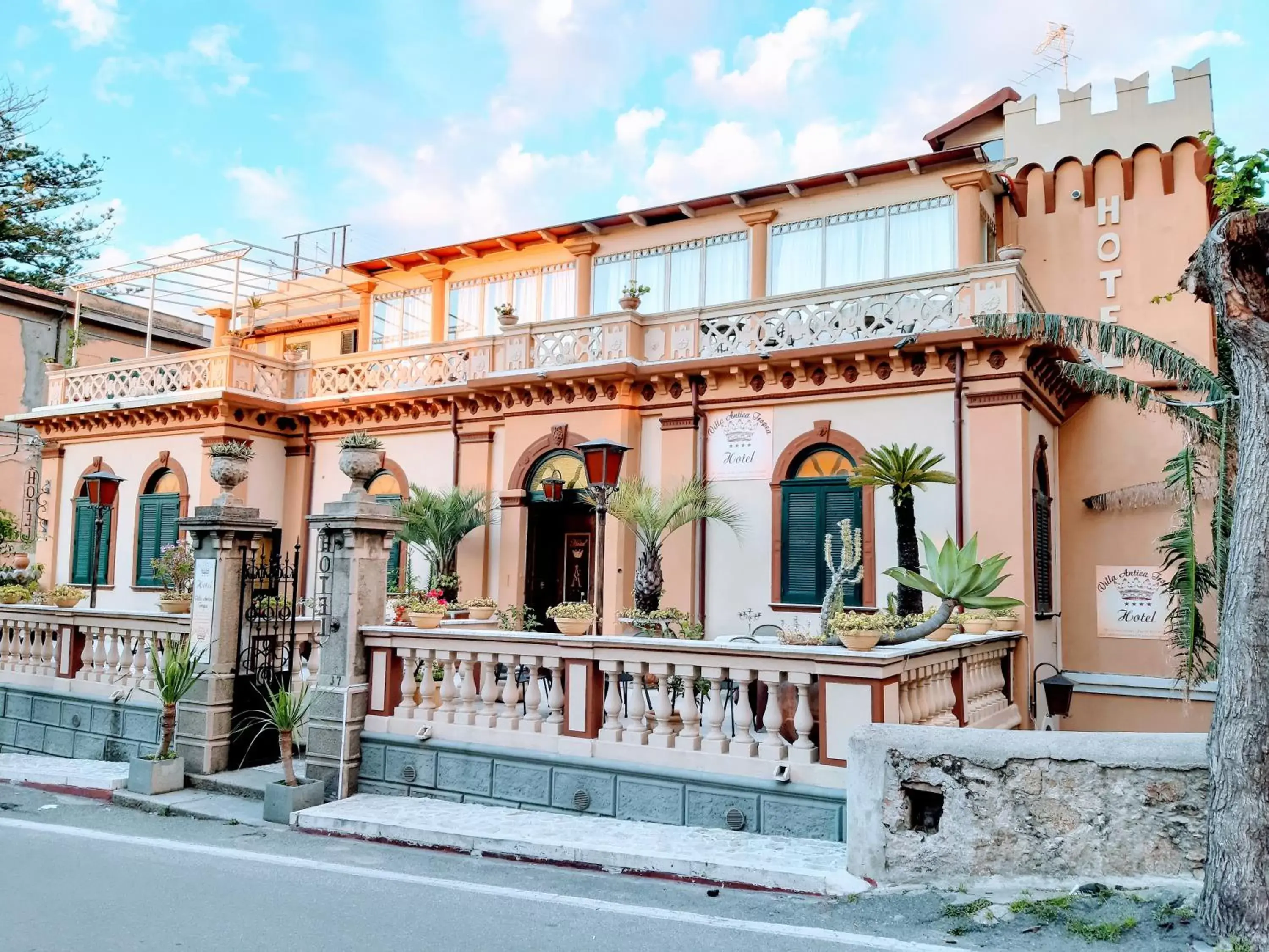 Property Building in Hotel Villa Antica Tropea