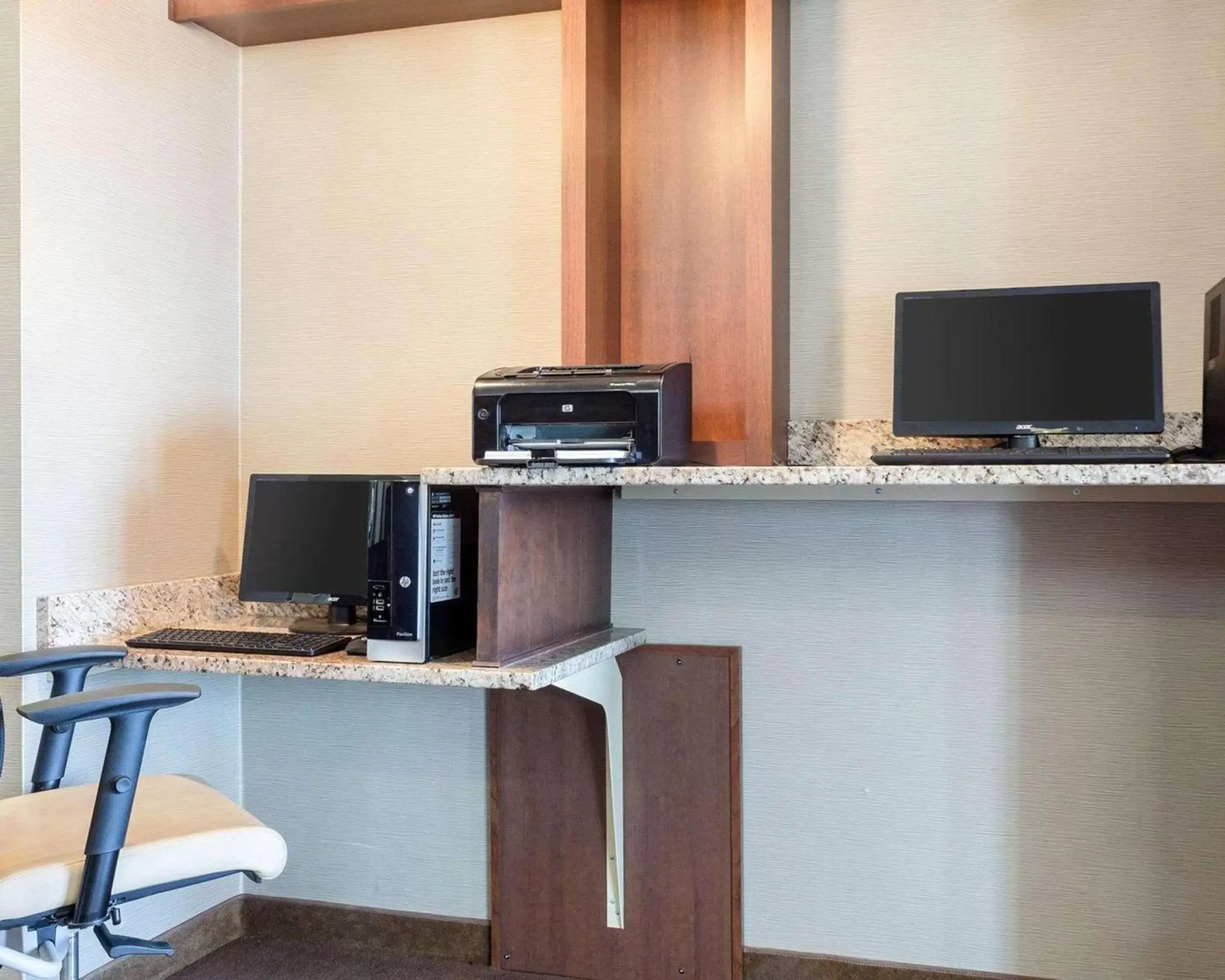 On site, TV/Entertainment Center in Comfort Inn & Suites Watford City