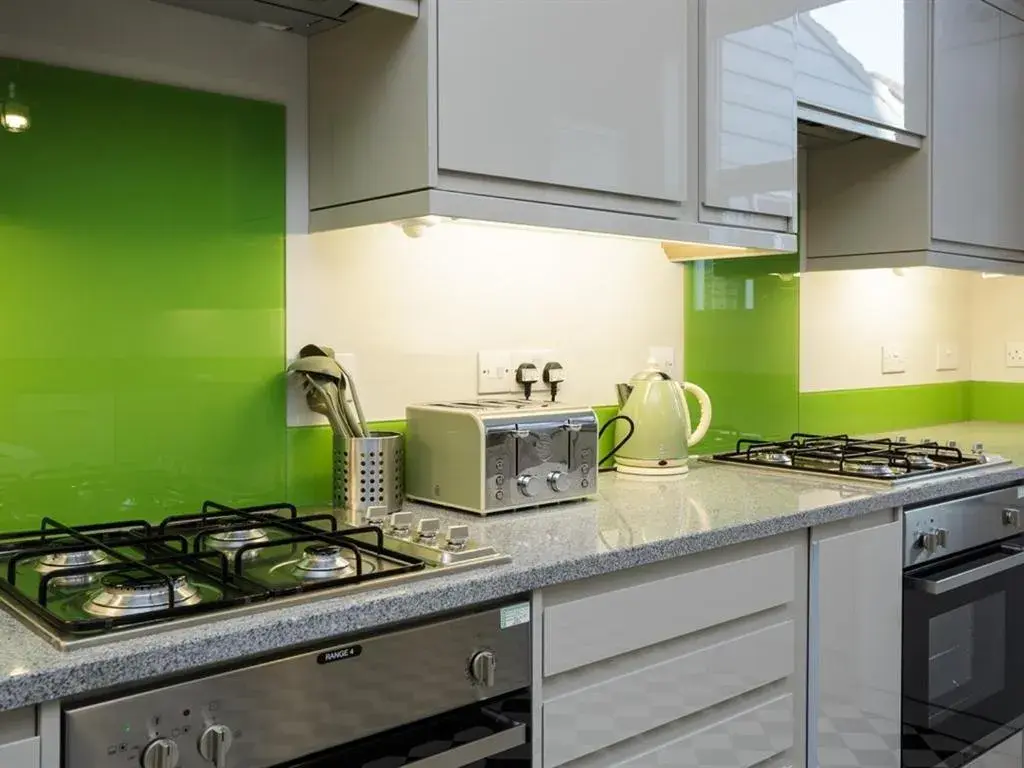 Dining area, Kitchen/Kitchenette in Blue Star House