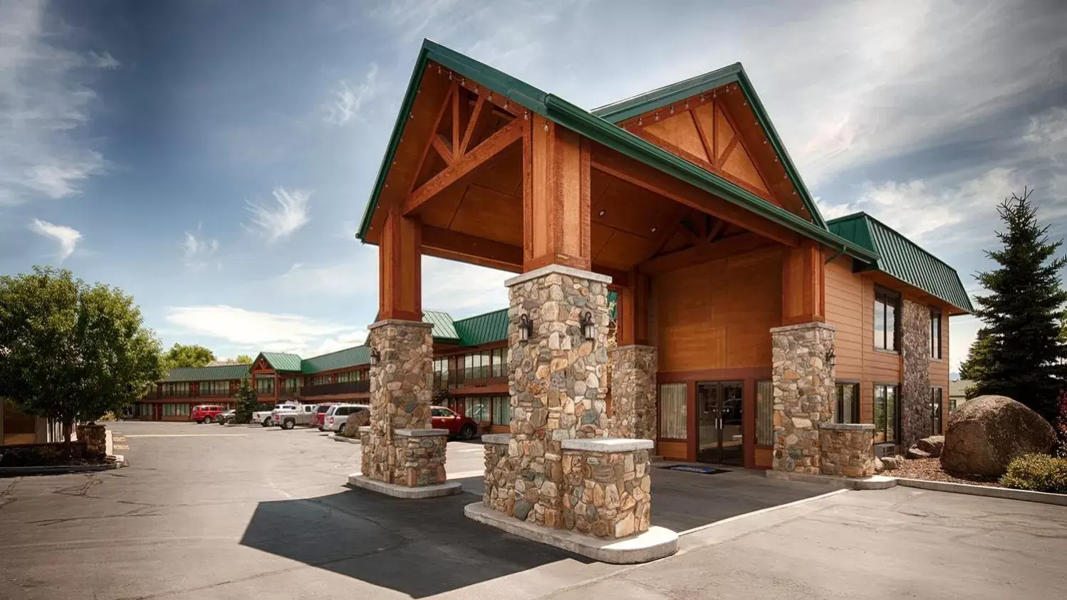 Facade/entrance, Property Building in Best Western Paradise Inn