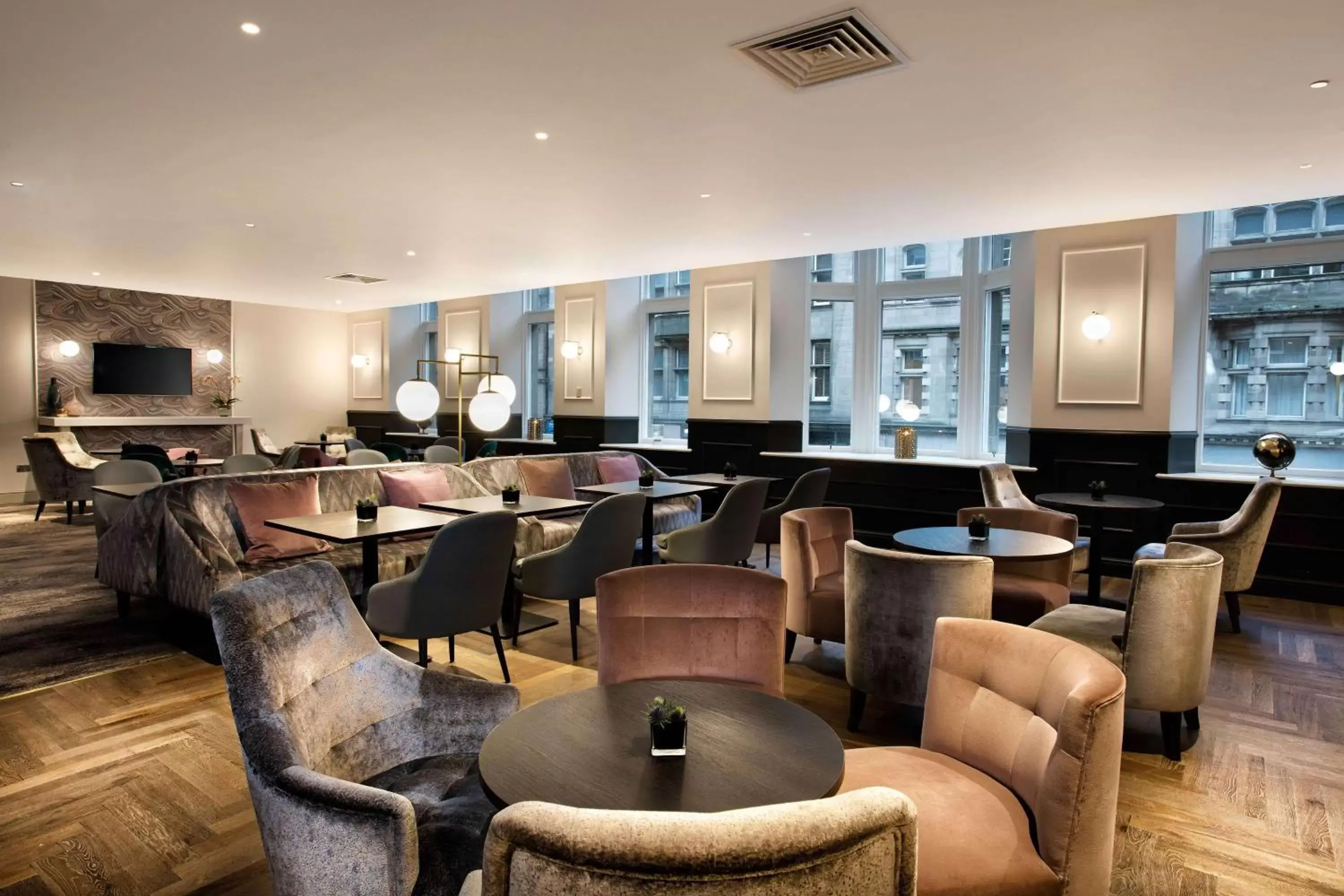 Restaurant/places to eat, Lounge/Bar in Hilton Edinburgh Carlton