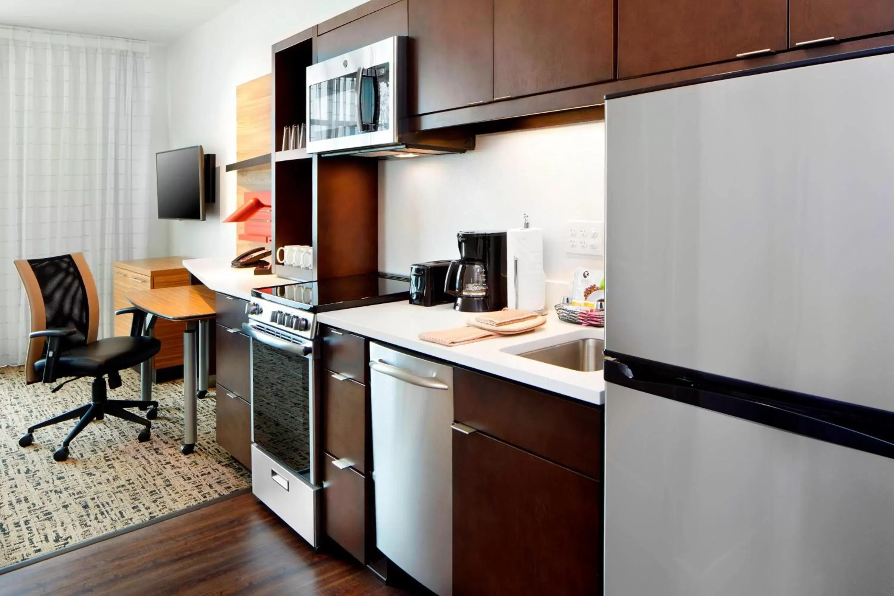 Bedroom, Kitchen/Kitchenette in TownePlace Suites by Marriott Columbus Easton Area