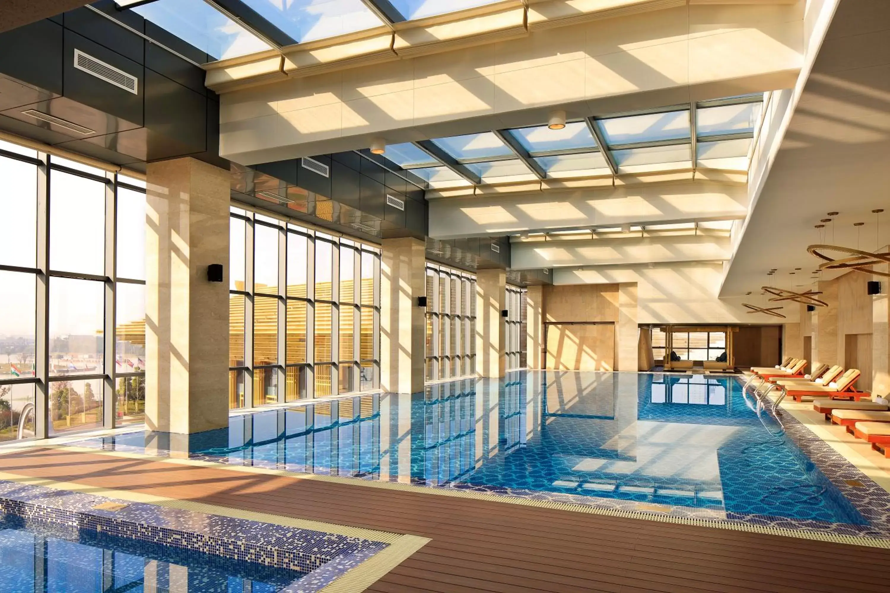 Swimming pool in Crowne Plaza Yangzhou by IHG Swimming pool in Crowne Plaza Yangzhou by IHG