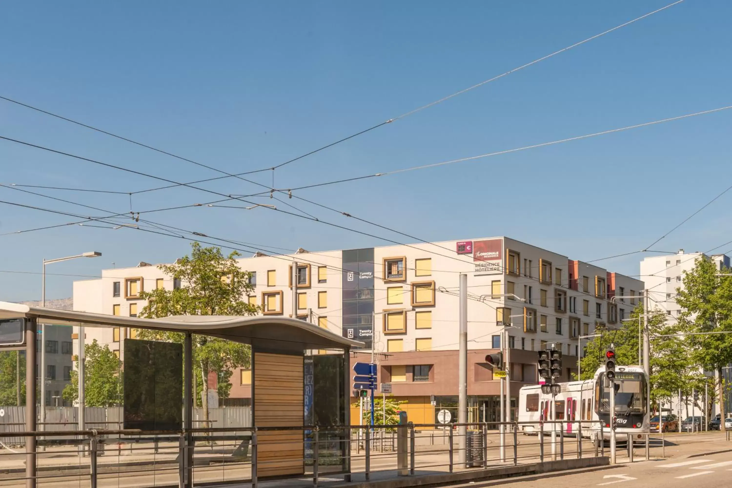 Property Building in The Originals Résidence, Grenoble Université Property Building in The Originals Résidence, Grenoble Université
