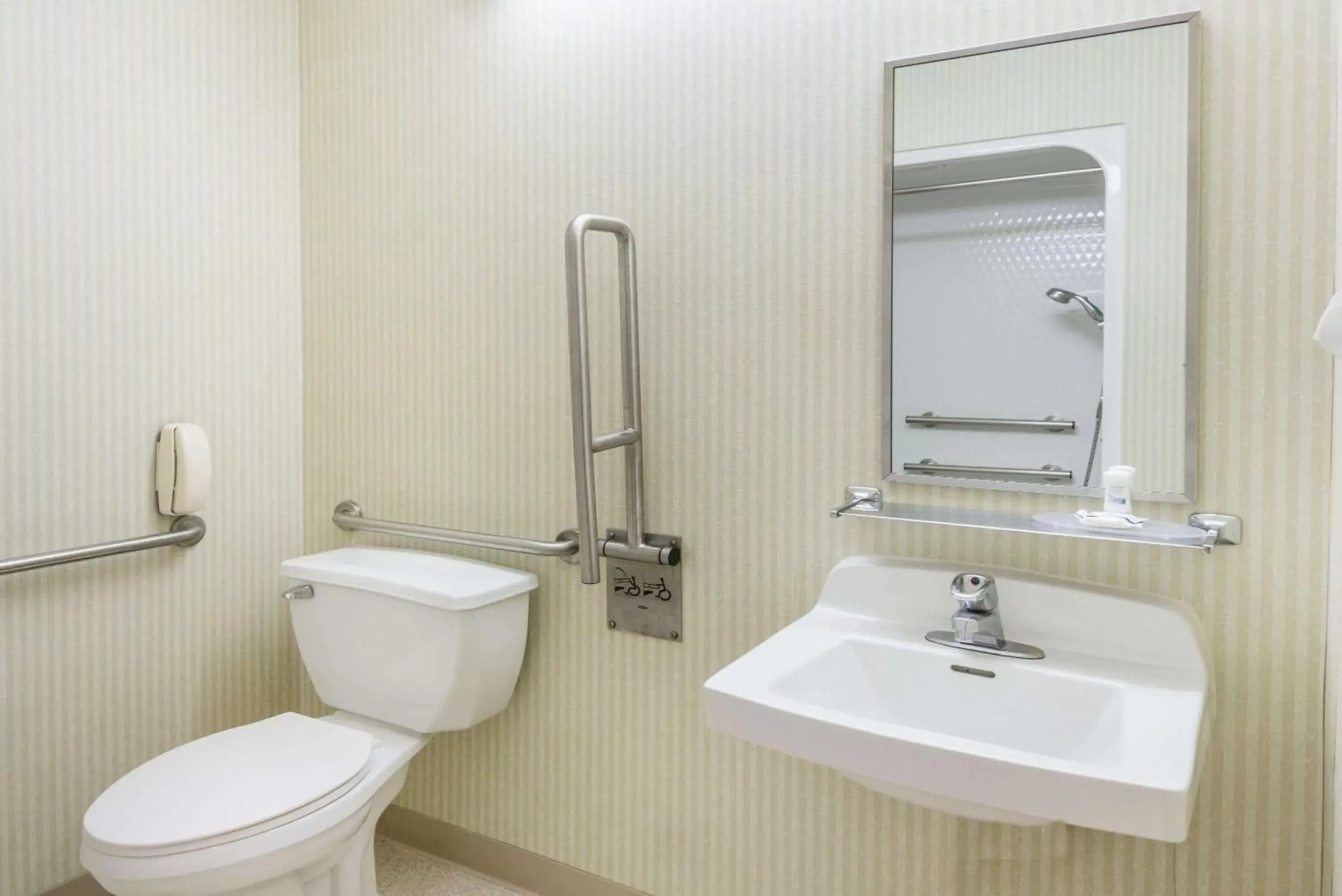 Bathroom in Microtel Inn & Suites by Wyndham Bethel/Danbury