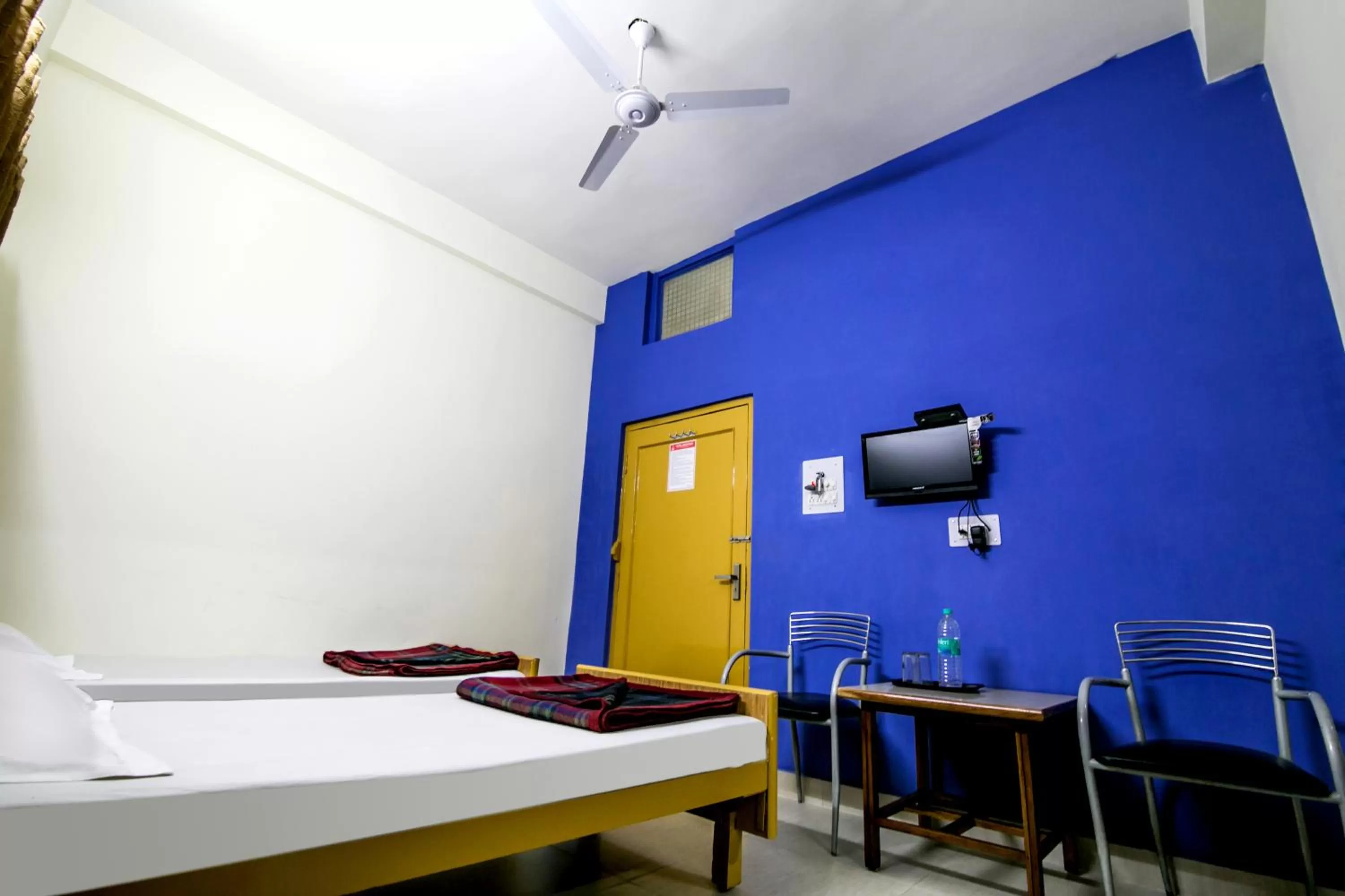 Photo of the whole room in Hotel Akashdeep