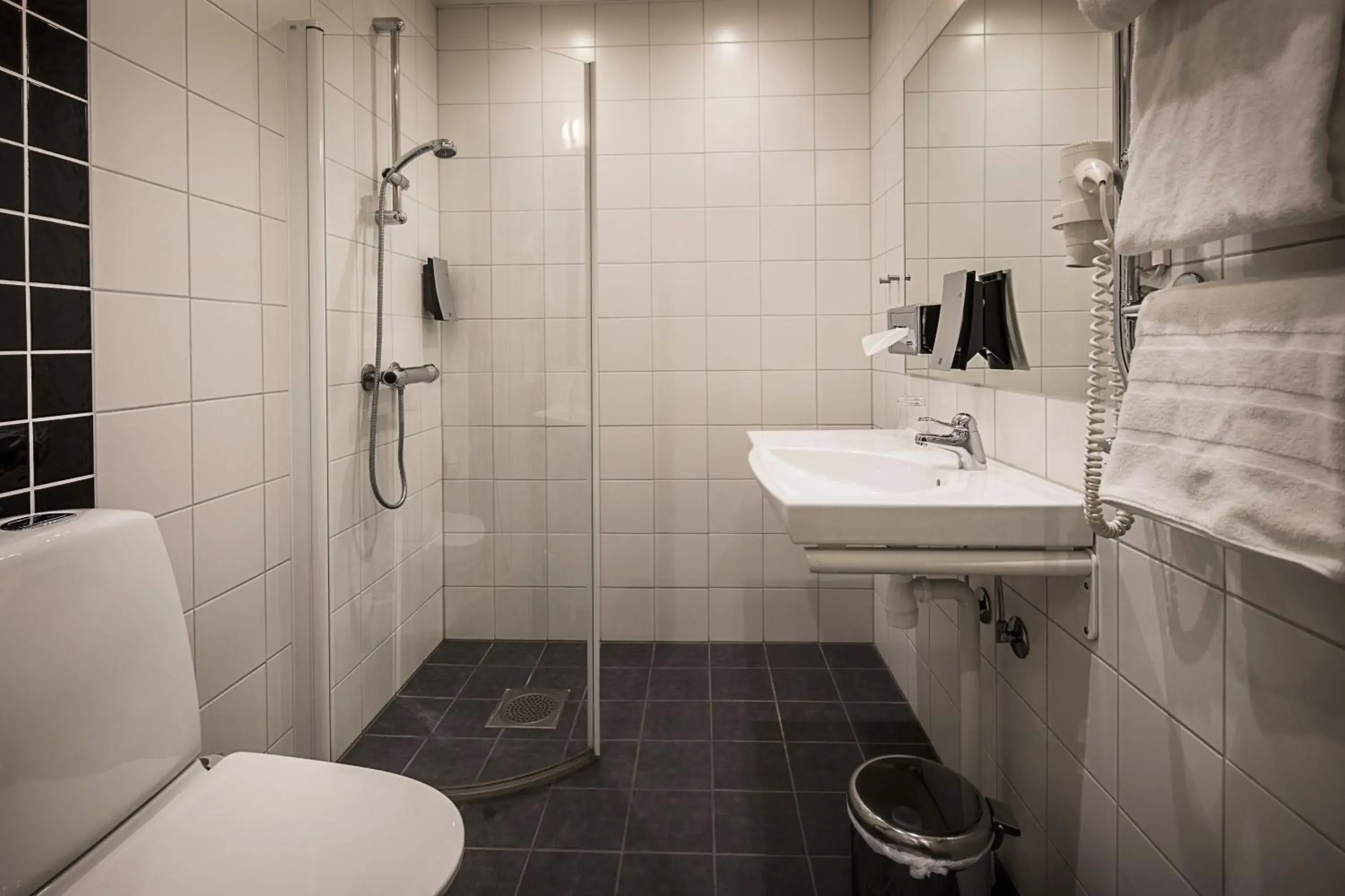 Bathroom in Home Hotel Bristol Bathroom in Home Hotel Bristol