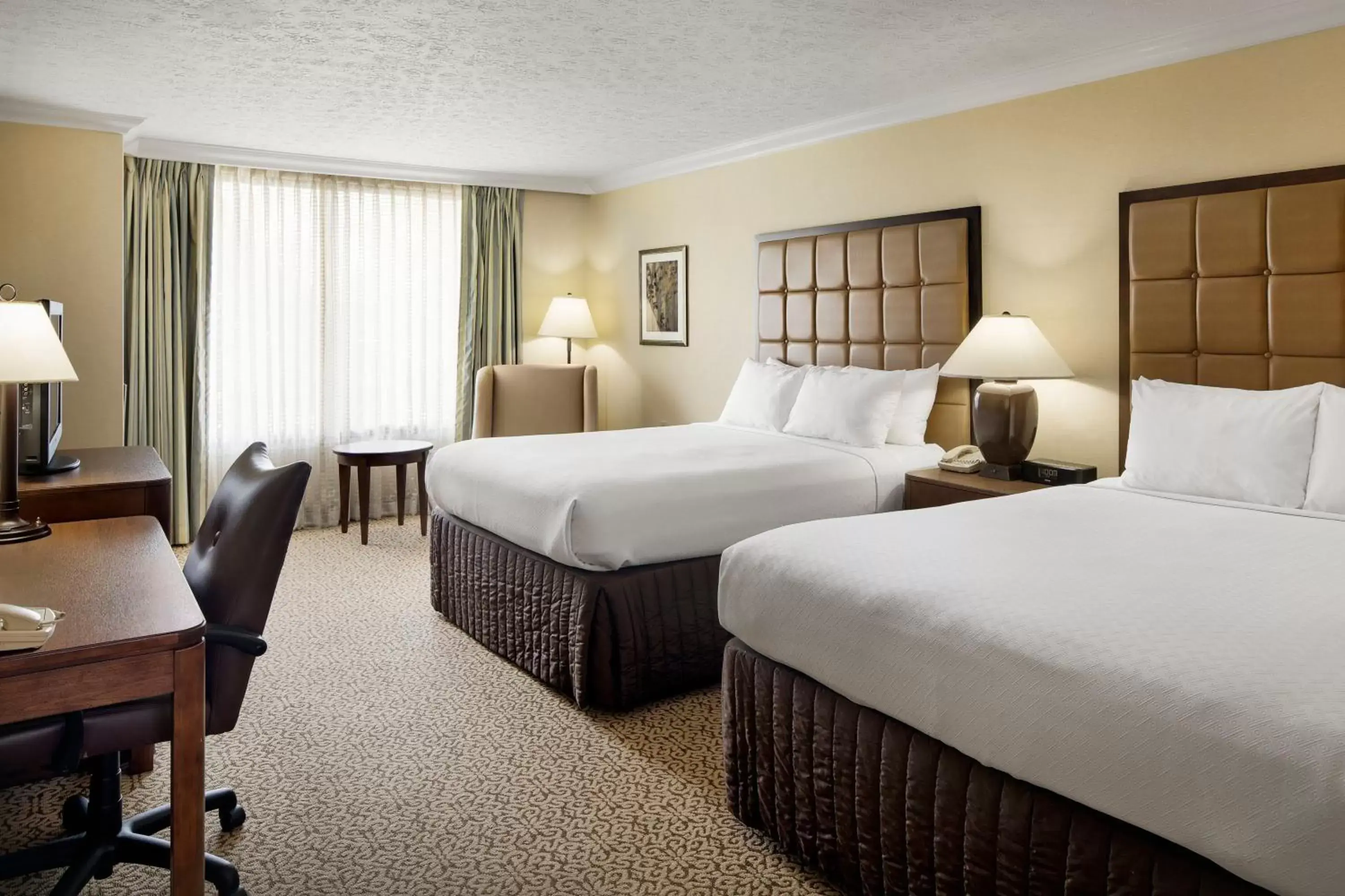 Photo of the whole room, Bed in Crowne Plaza Louisville Airport Expo Center, an IHG Hotel