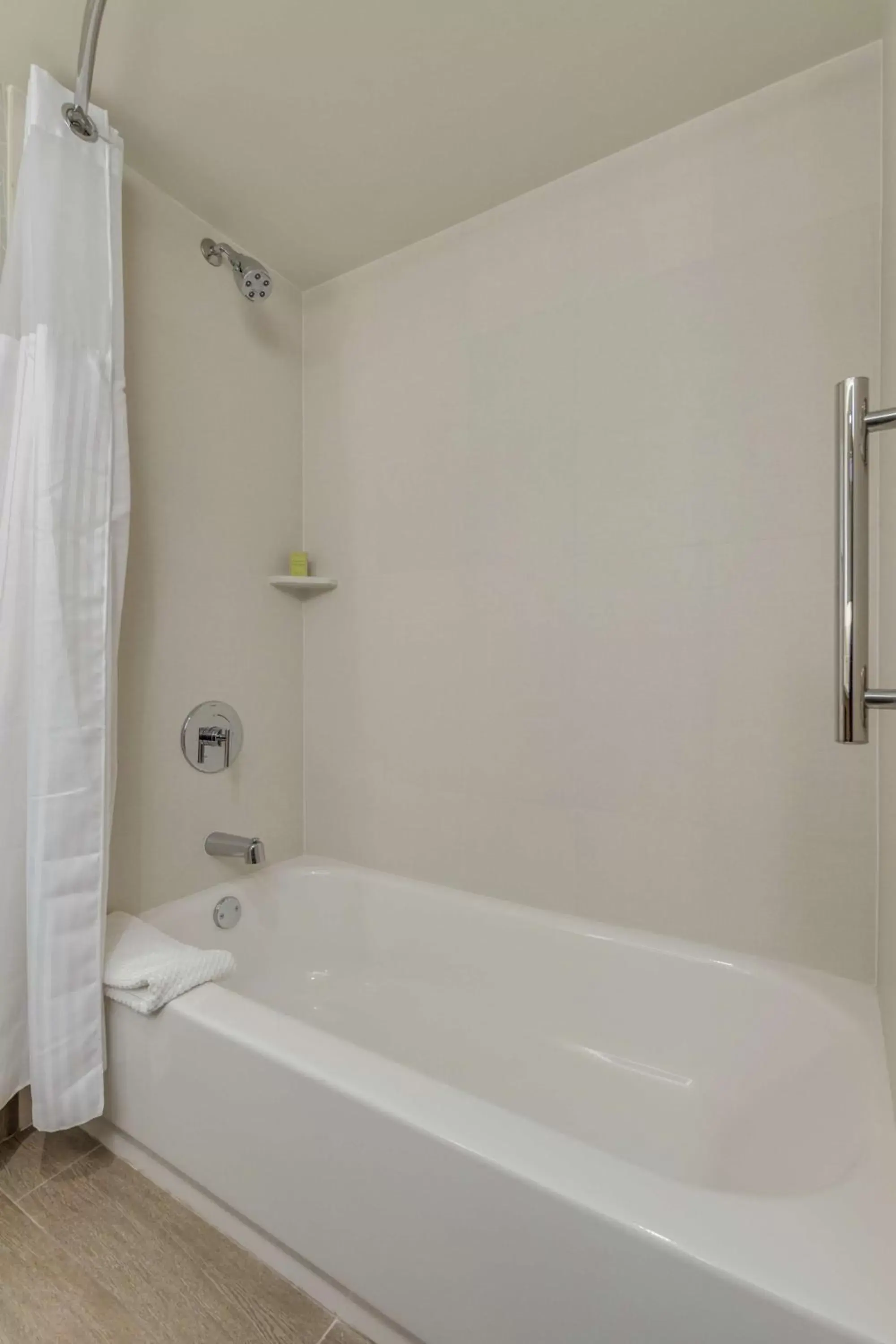 Queen Room with Two Queen Beds and Pool View in DoubleTree by Hilton Chandler Phoenix, AZ Queen Room with Two Queen Beds and Pool View in DoubleTree by Hilton Chandler Phoenix, AZ