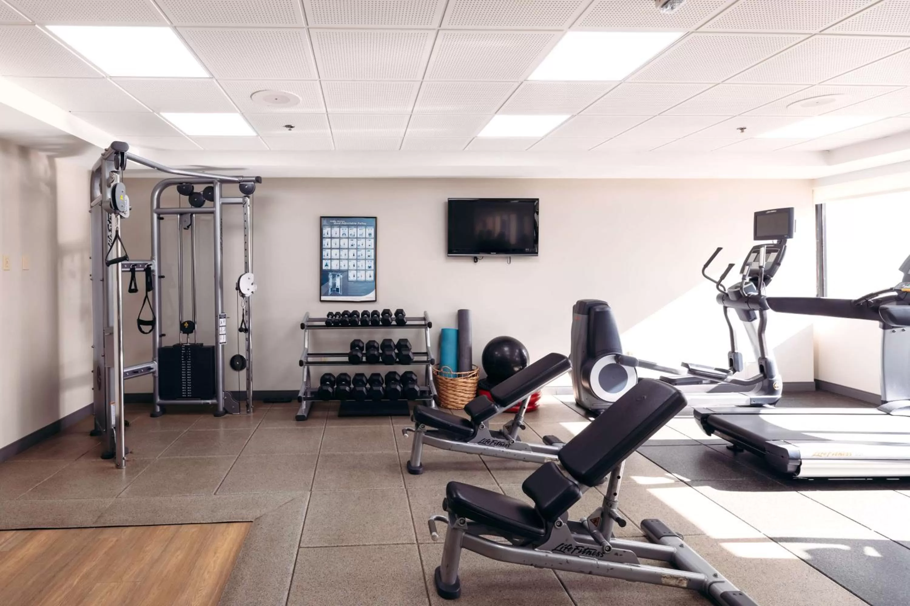 Fitness centre/facilities in Hotel MDR Marina del Rey- a DoubleTree by Hilton