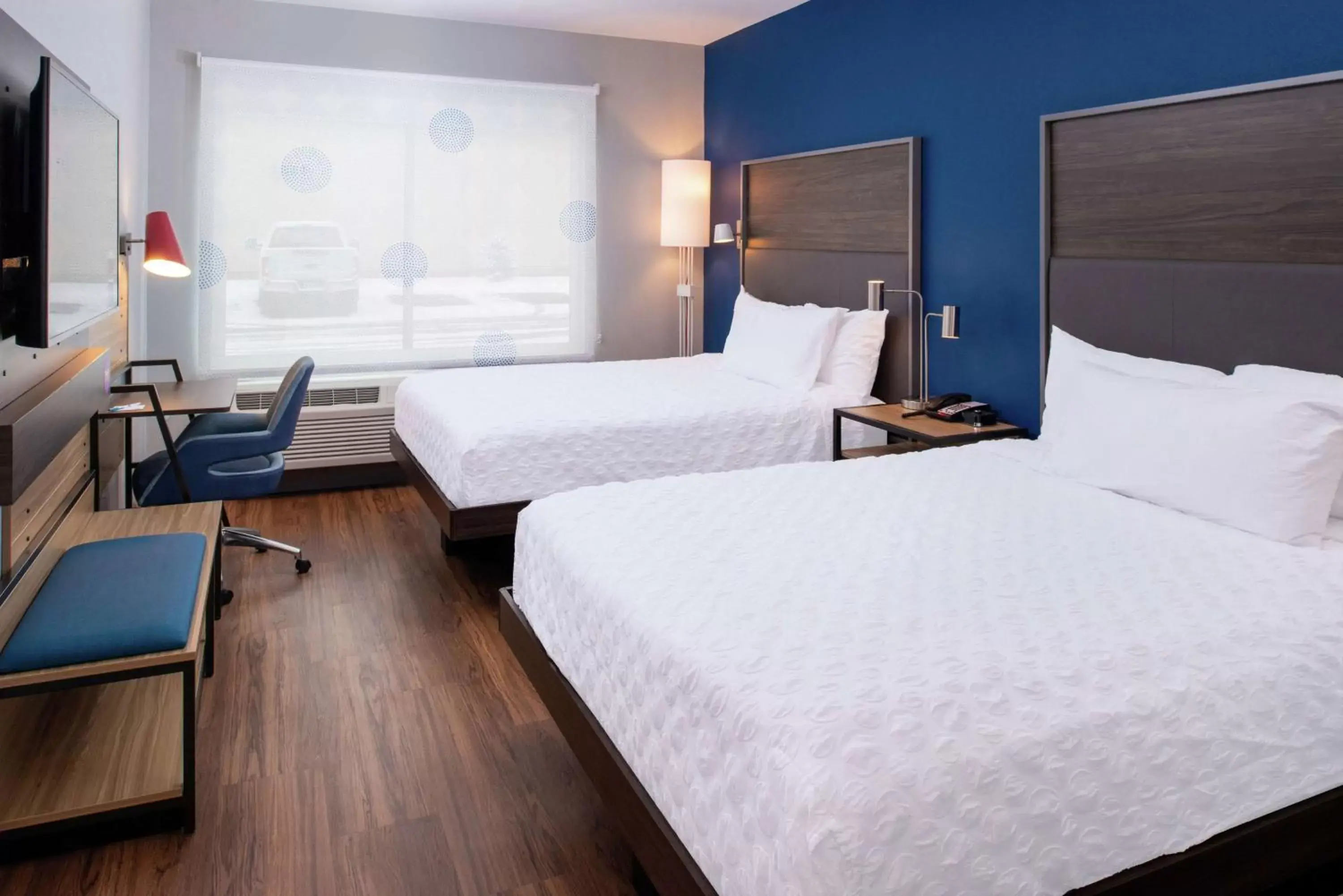 Bedroom, Bed in Tru By Hilton Elkhart, In