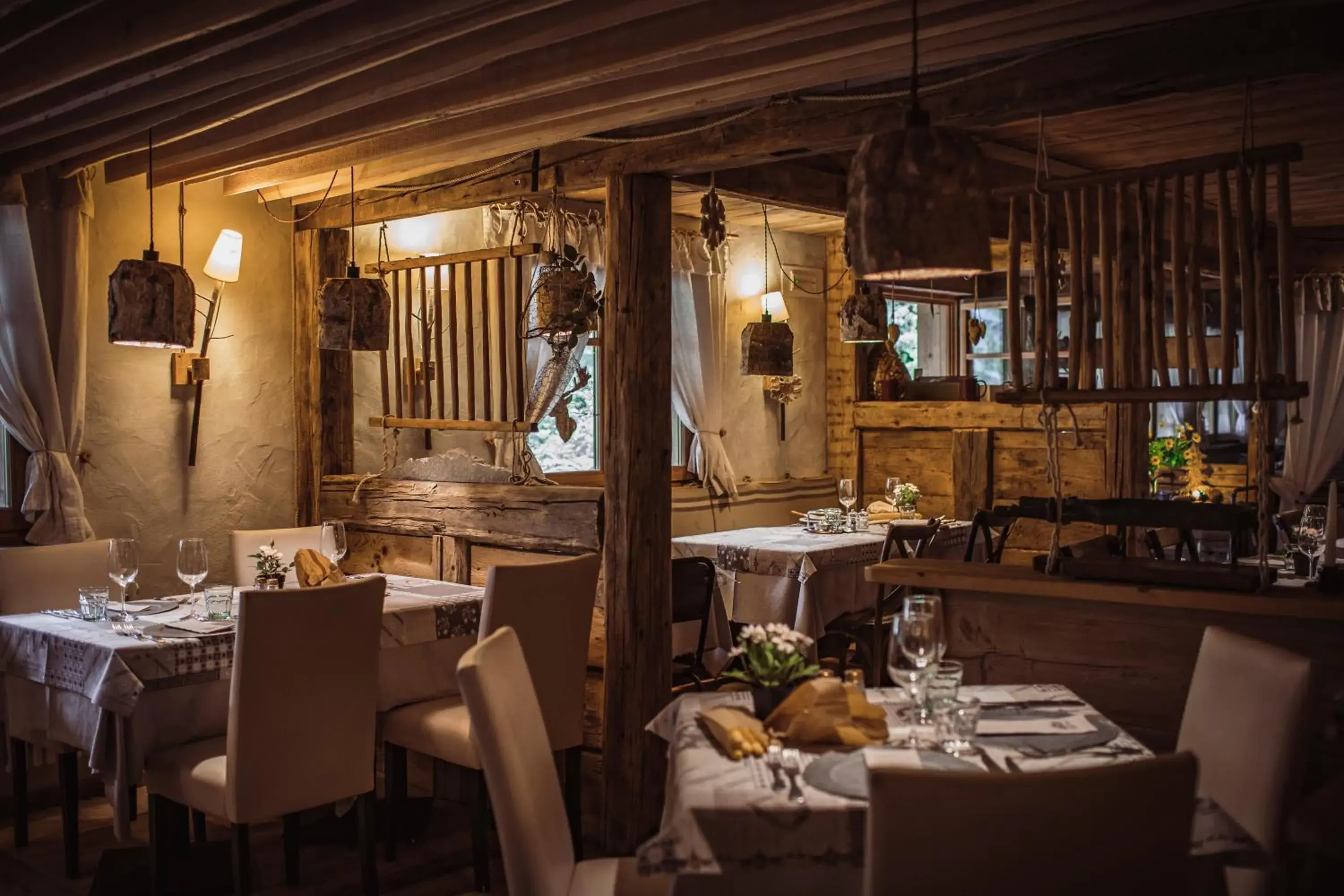 Restaurant/Places to Eat in Hotel Chalet Svizzero