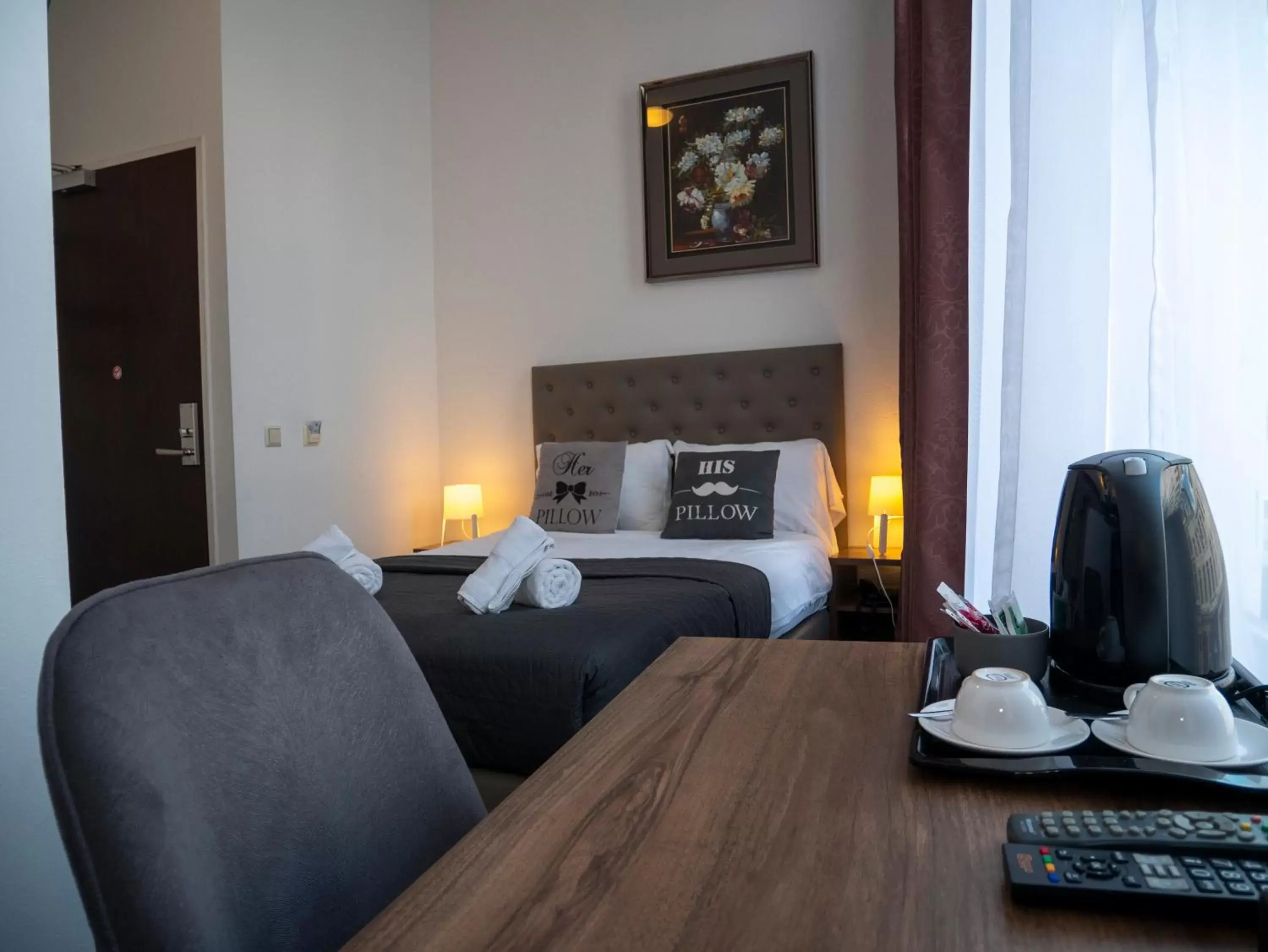 Budget Double Room in Hotel Hague Center Budget Double Room in Hotel Hague Center