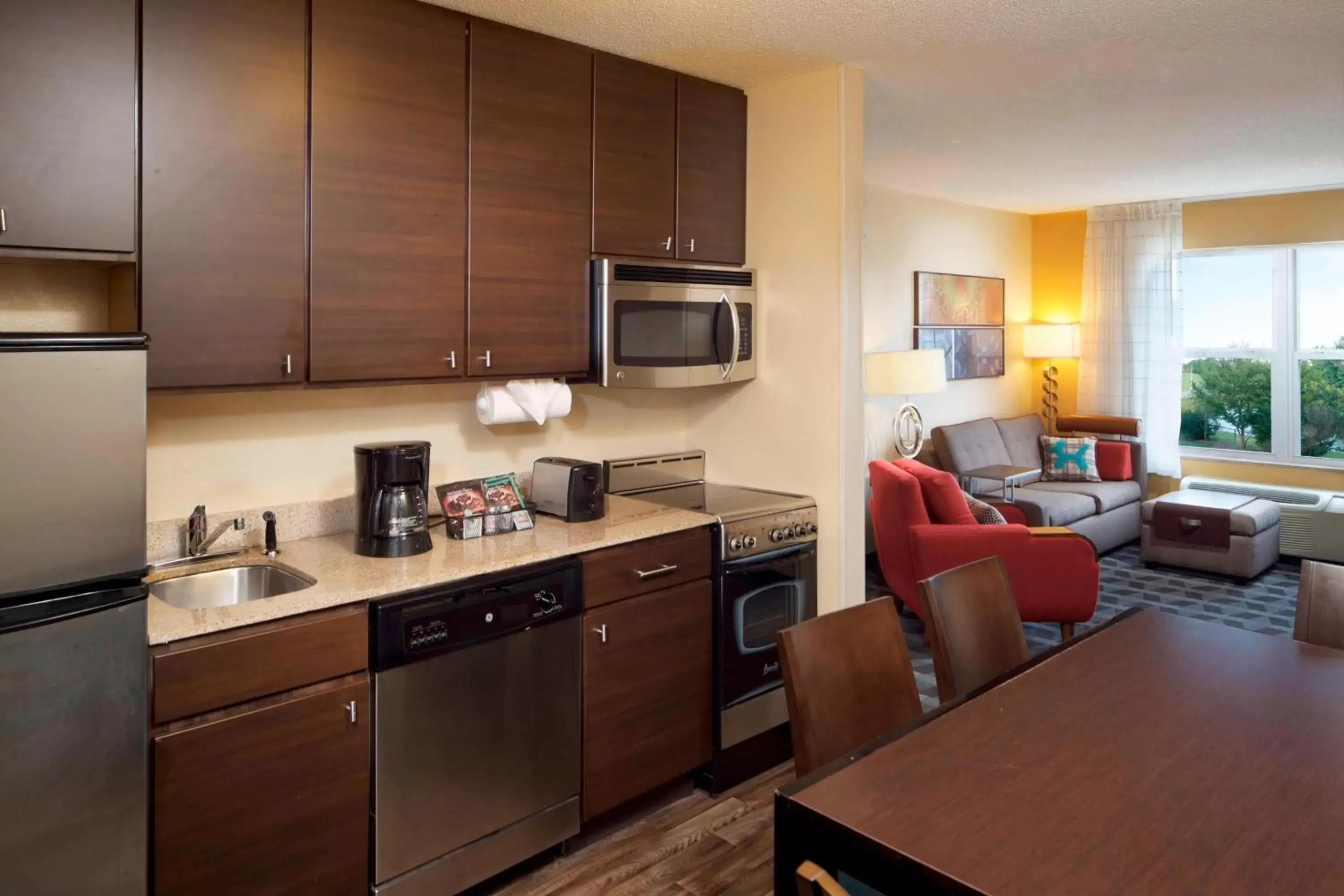 Bedroom, Kitchen/Kitchenette in TownePlace Suites by Marriott Jacksonville