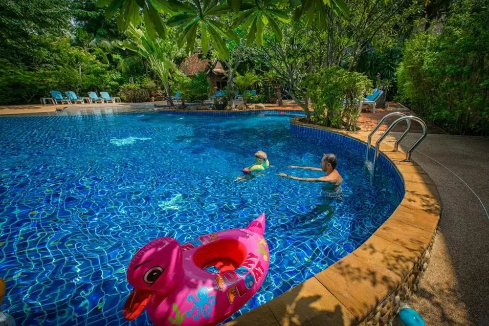 Swimming pool in Rabbit Resort Pattaya Swimming pool in Rabbit Resort Pattaya