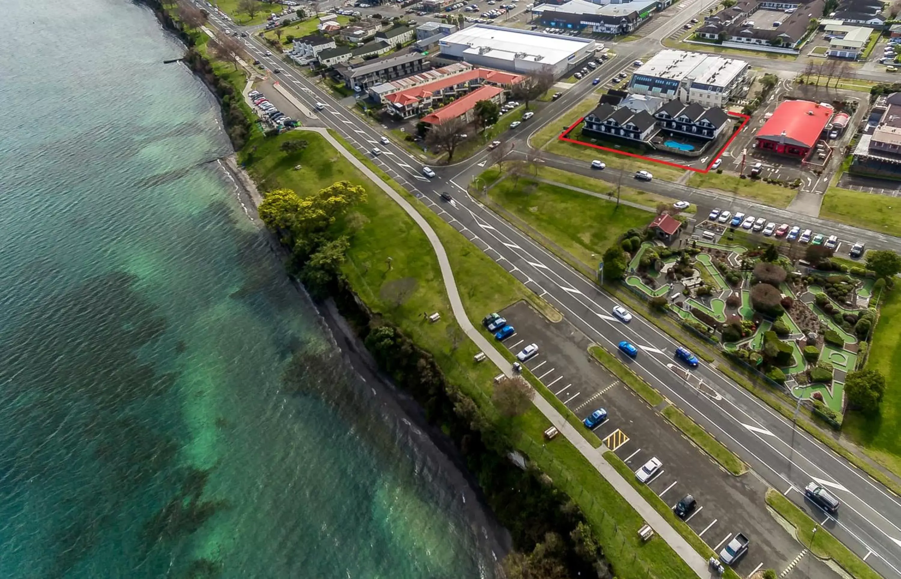 Bird's eye view, Bird's-eye View in Le Chalet Suisse Motel Taupo