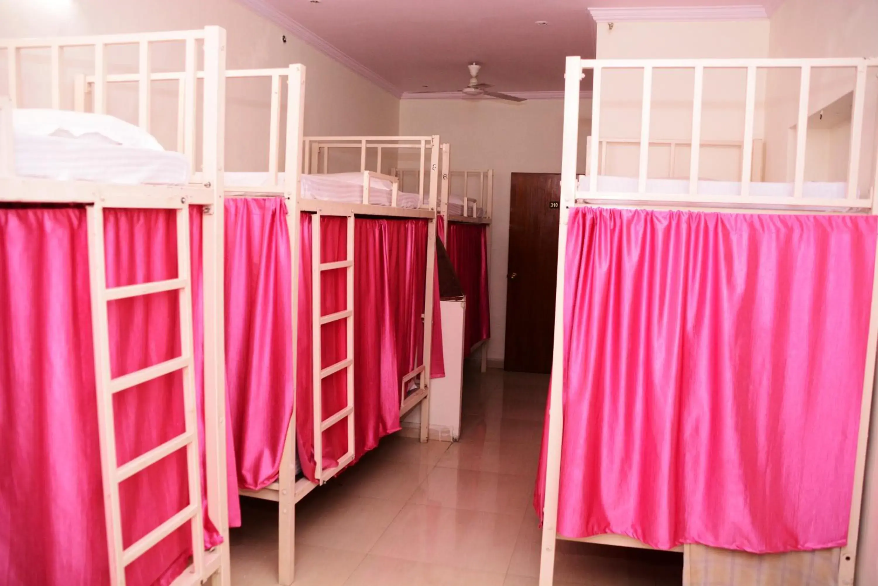 Bunk Bed in Hotel Sugandh Retreat
