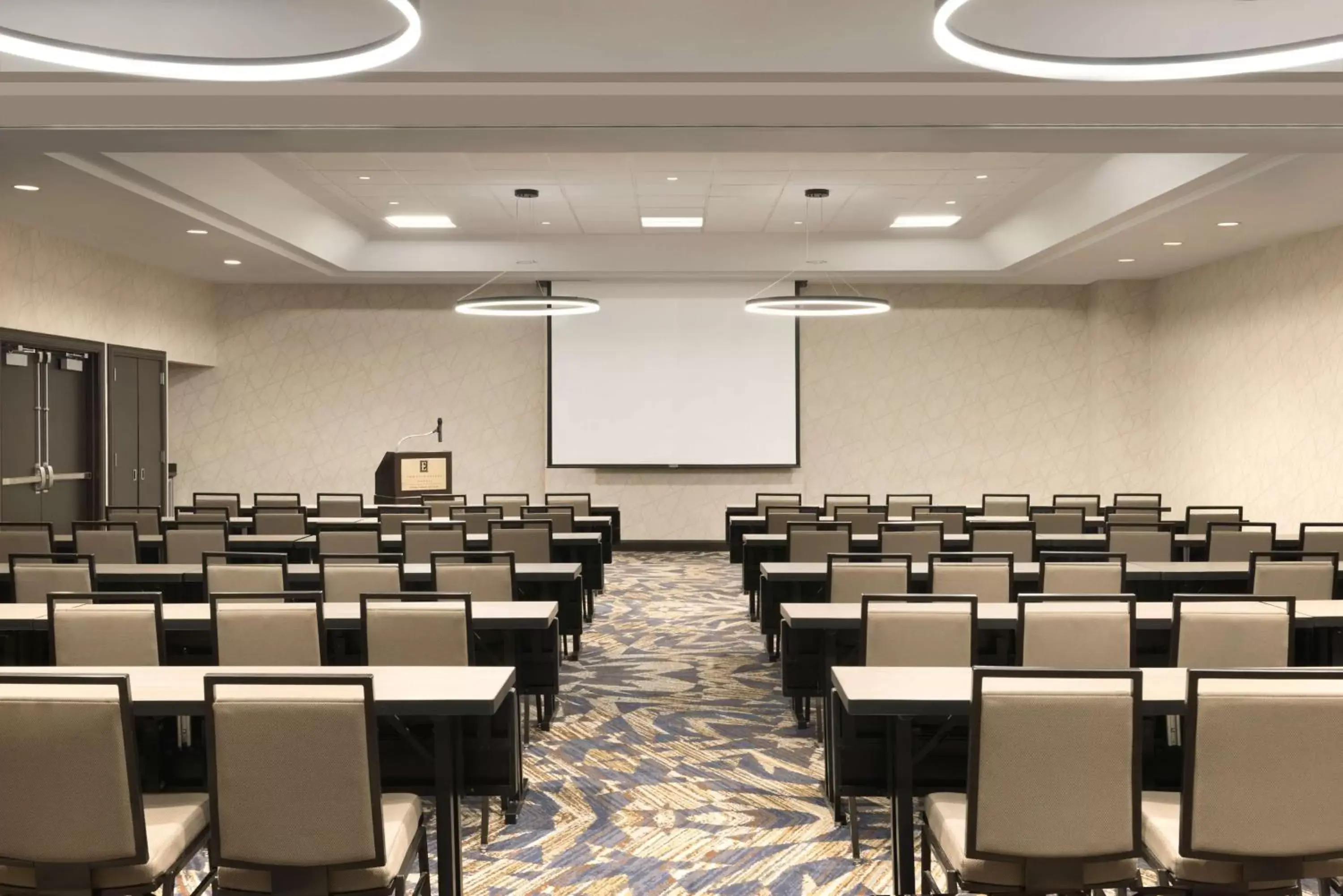 Meeting/conference room in Embassy Suites by Hilton Chicago Lombard
