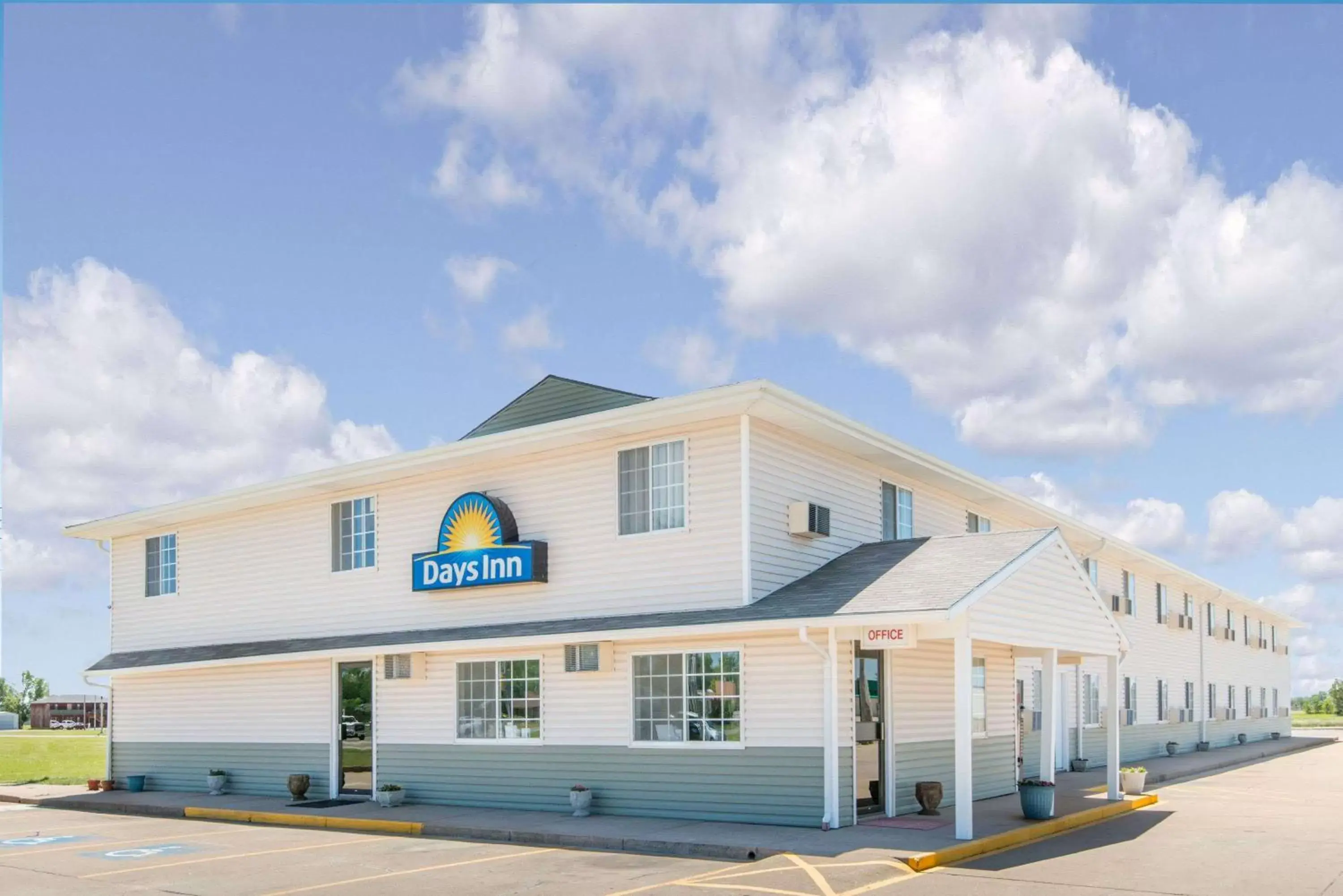Property building in Days Inn by Wyndham Great Bend