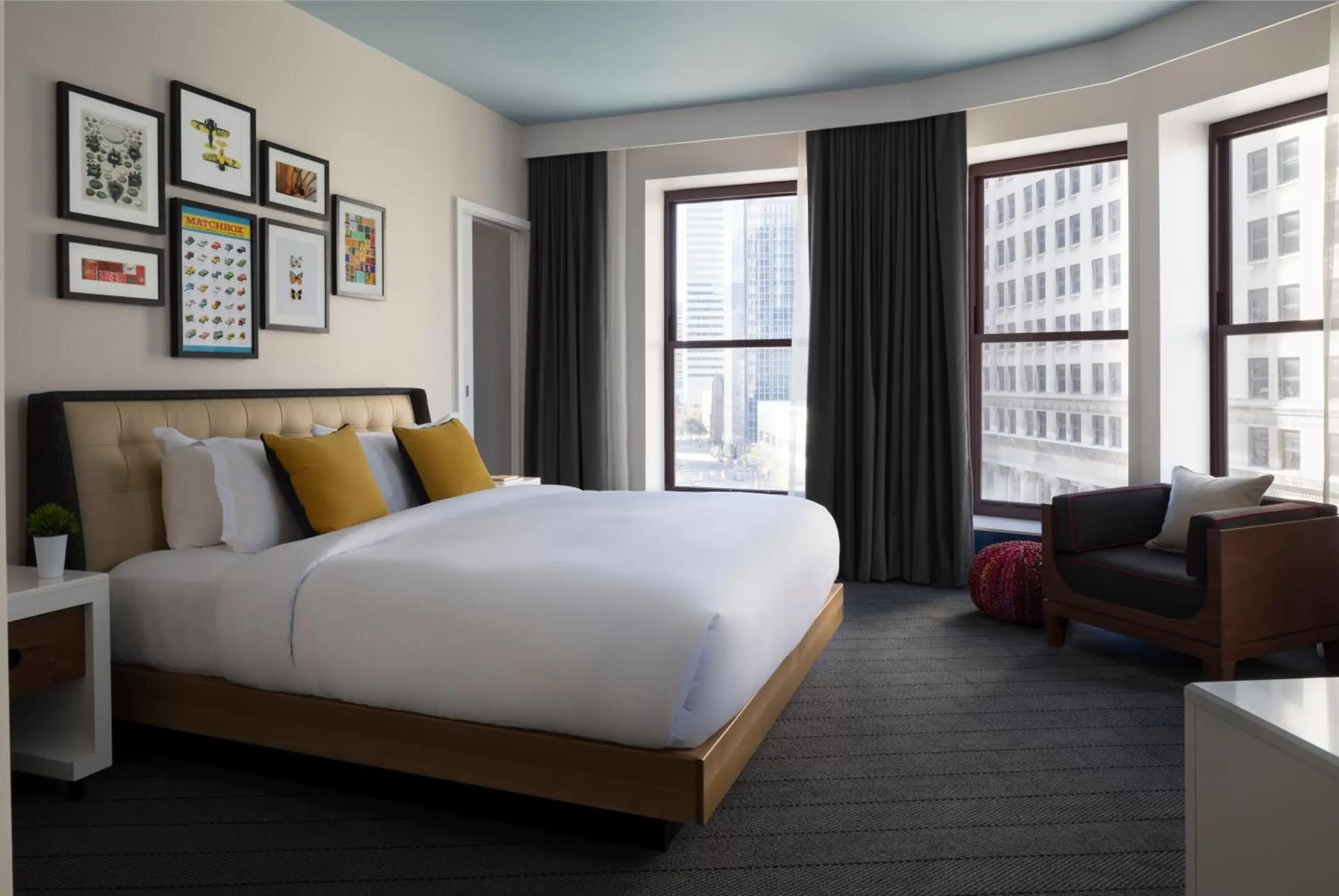 Photo of the whole room, Bed in Kimpton Schofield Hotel, an IHG Hotel