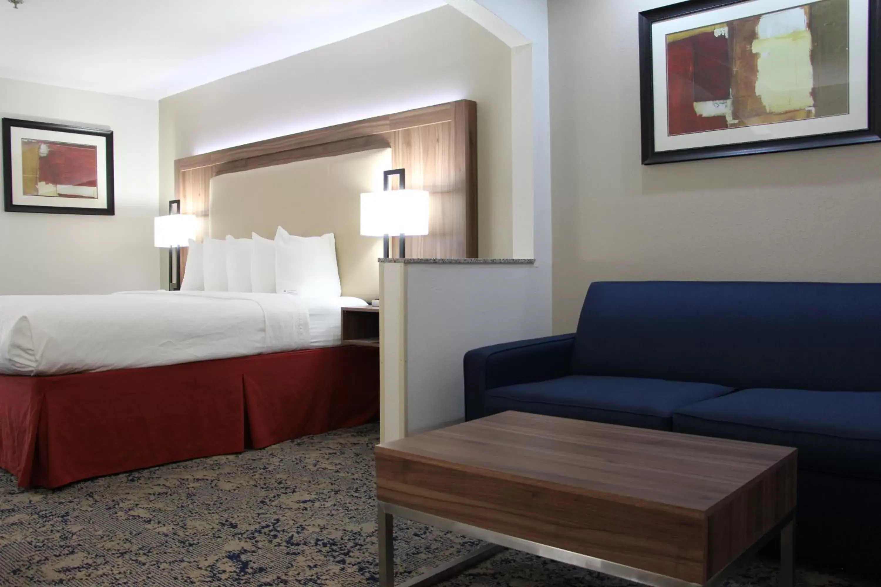 Bedroom, Bed in Best Western Plus Kansas City Airport - KCI East